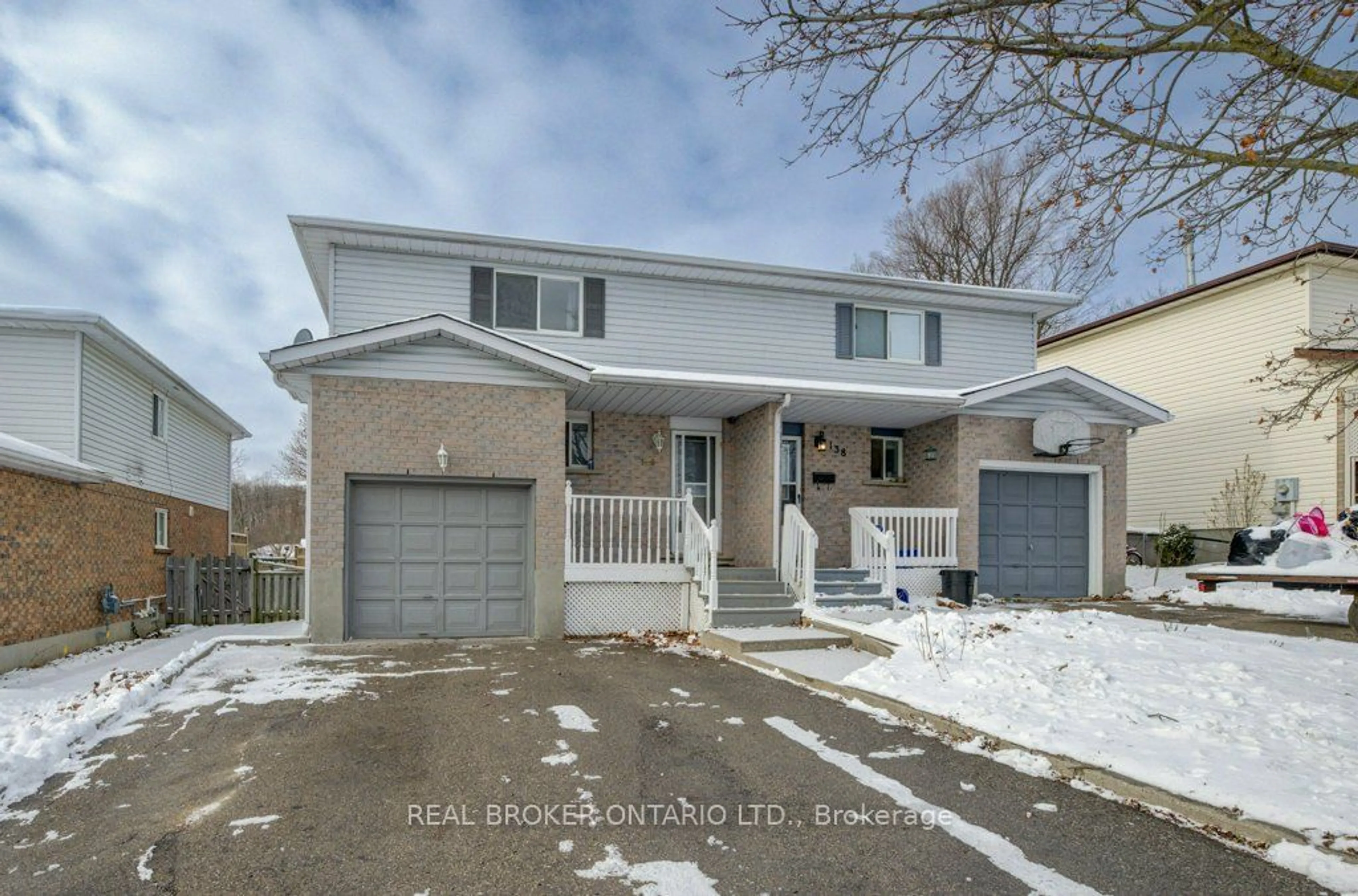 A pic from exterior of the house or condo, the street view for 140 Poplar Dr, Cambridge Ontario N3C 4B2