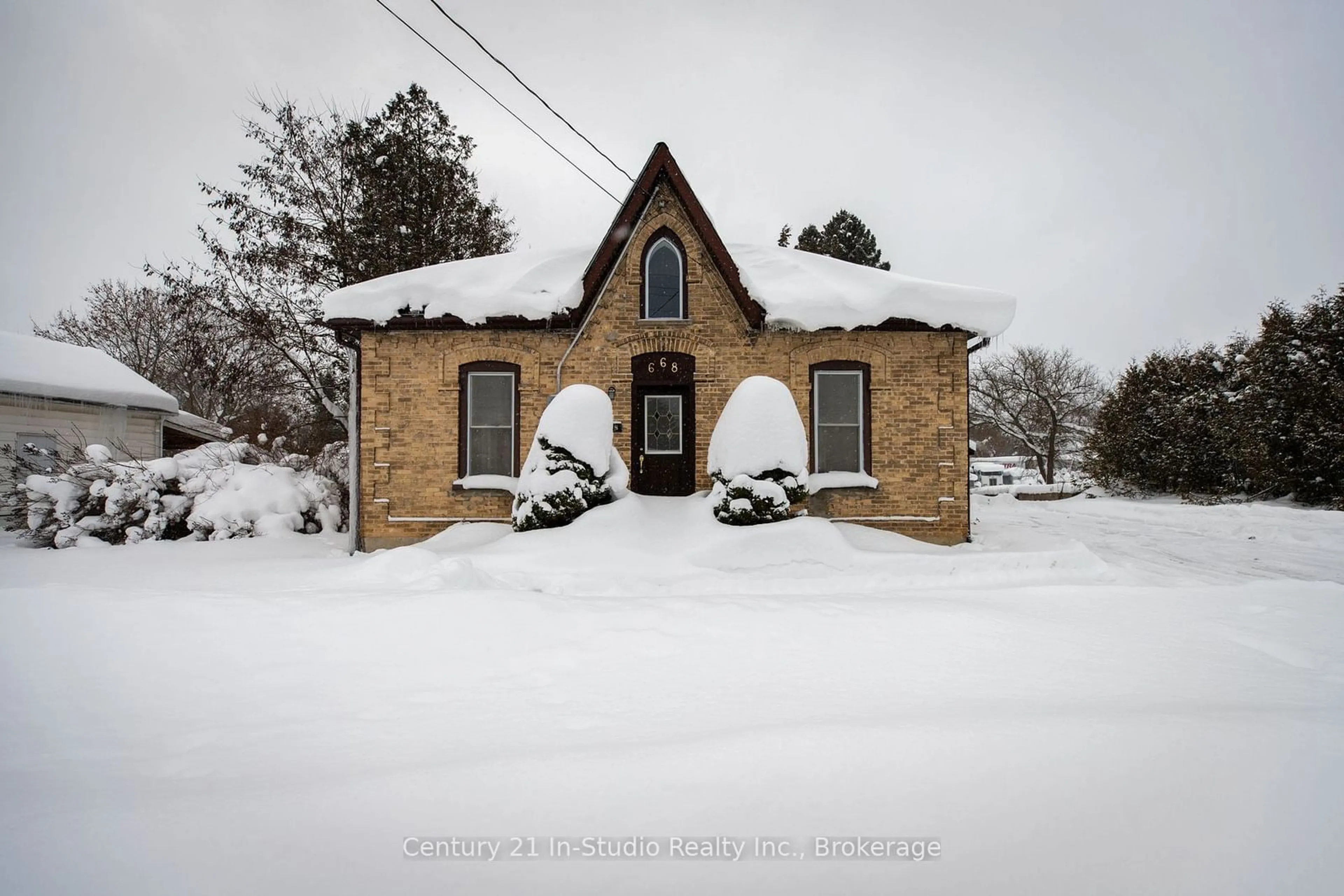 Frontside or backside of a home, cottage for 668 Garafraxa St, West Grey Ontario N0G 1R0