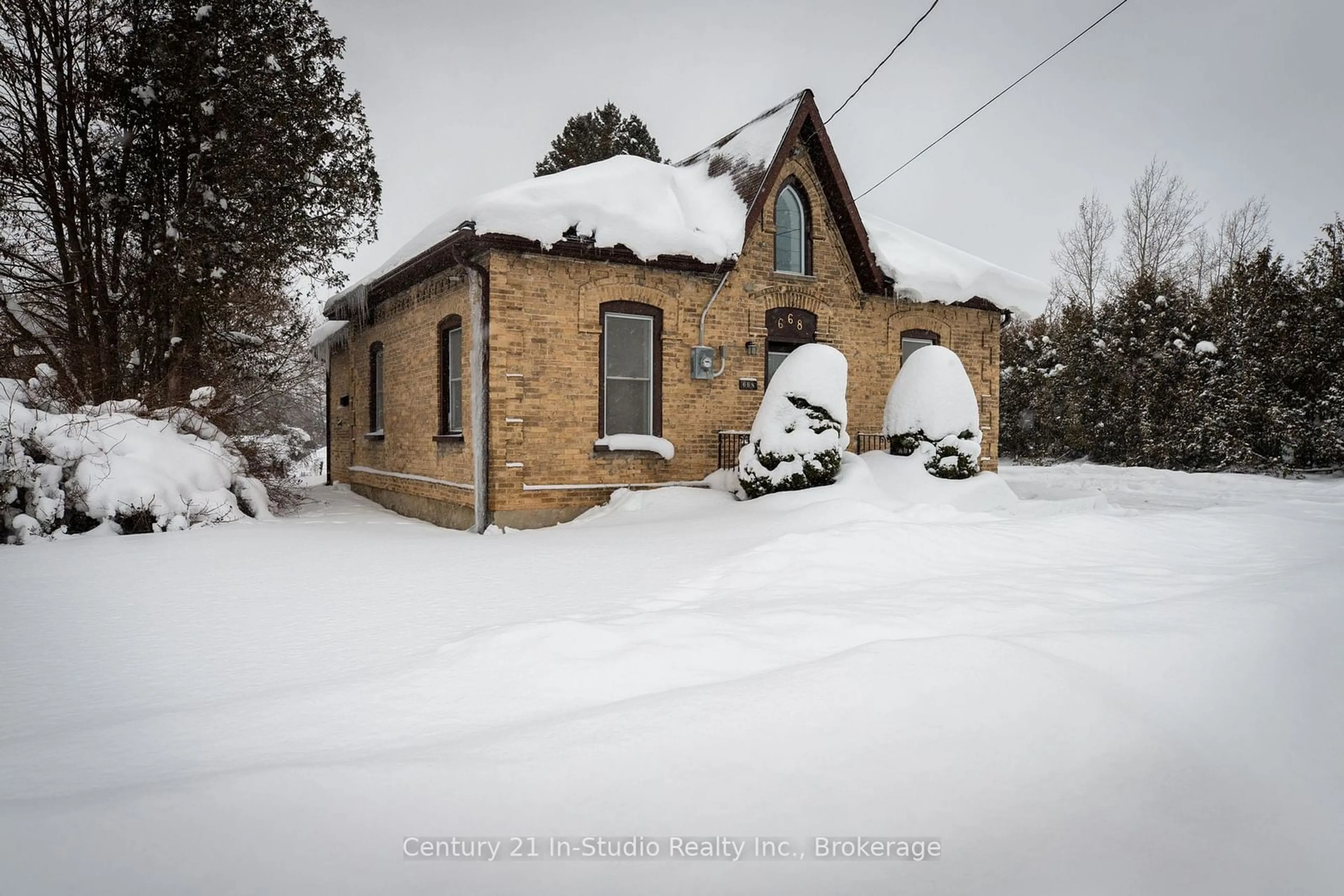 Frontside or backside of a home, cottage for 668 Garafraxa St, West Grey Ontario N0G 1R0