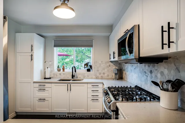 Additional property image - 31 Moss Blvd Unit 17