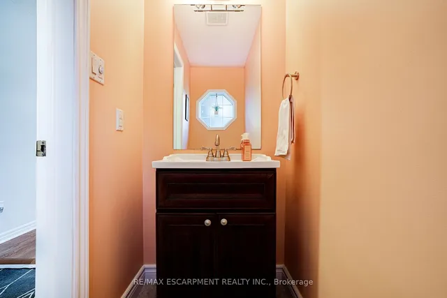 Additional property image - 31 Moss Blvd Unit 17