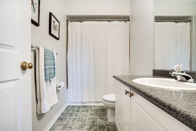 Additional property image - 31 Moss Blvd Unit 17
