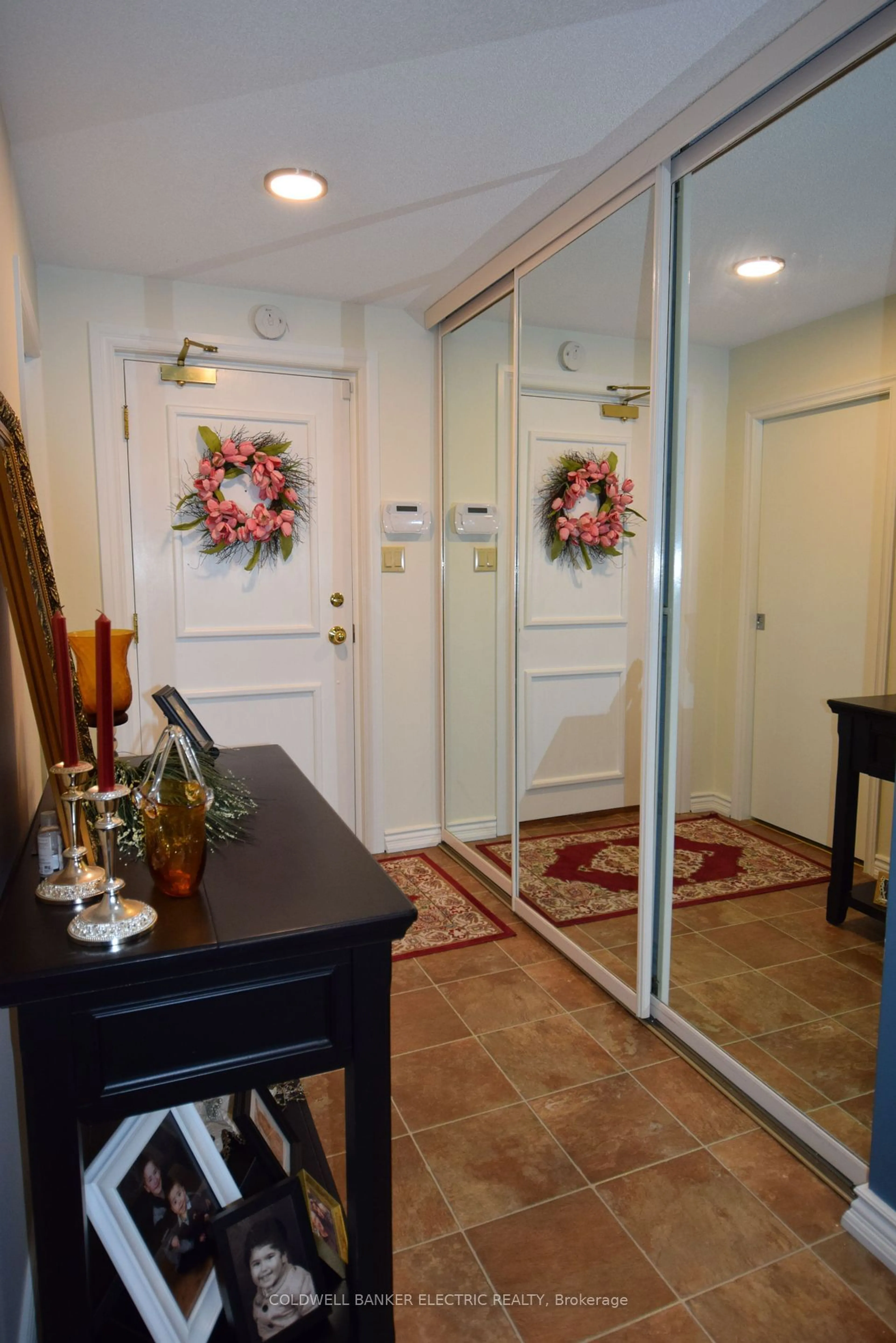 Indoor entryway, wood floors for 625 Whitaker St #6, Peterborough Ontario K9H 7L5