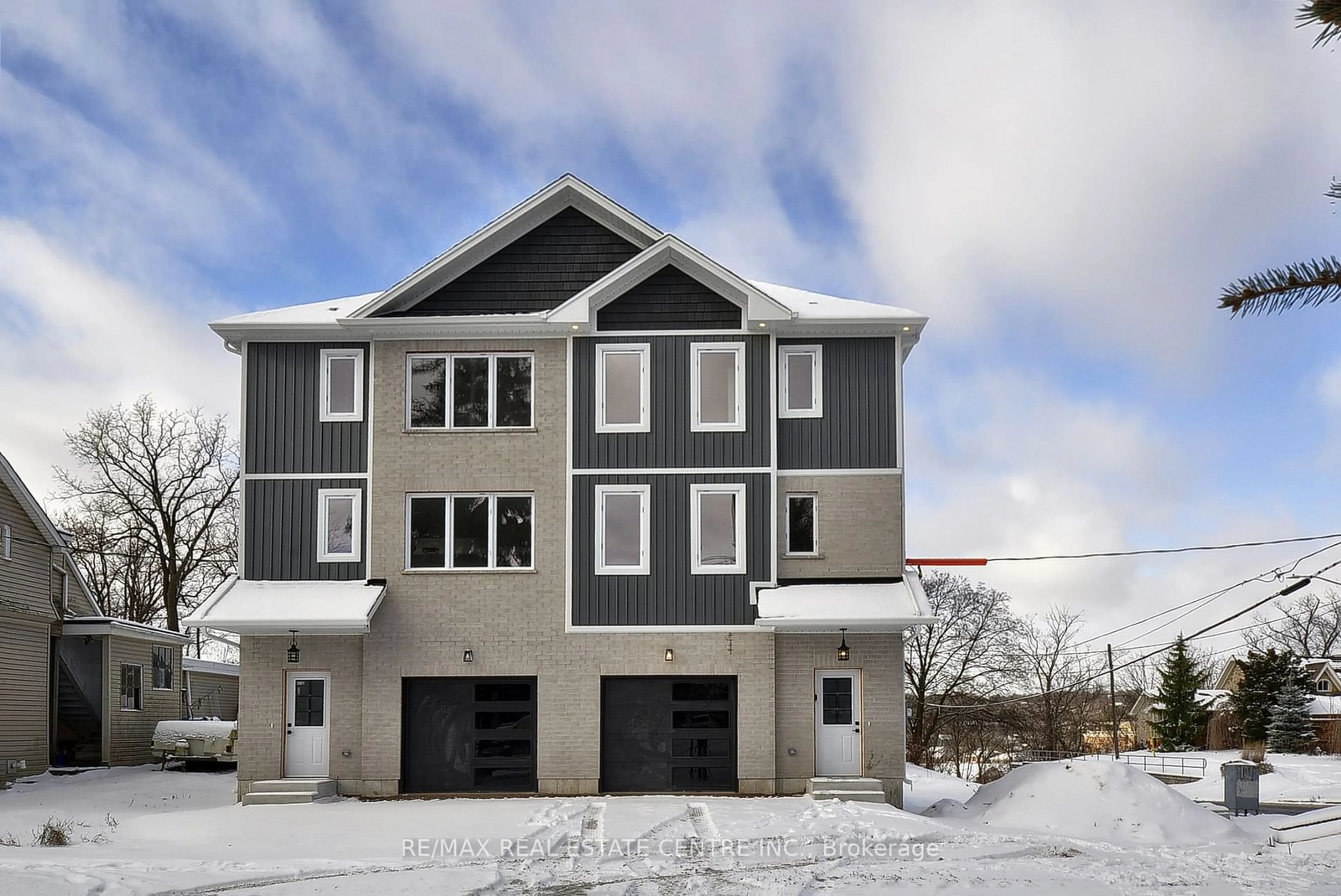 A pic from exterior of the house or condo, the front or back of building for 38 Albert St, Cambridge Ontario N1R 3M8