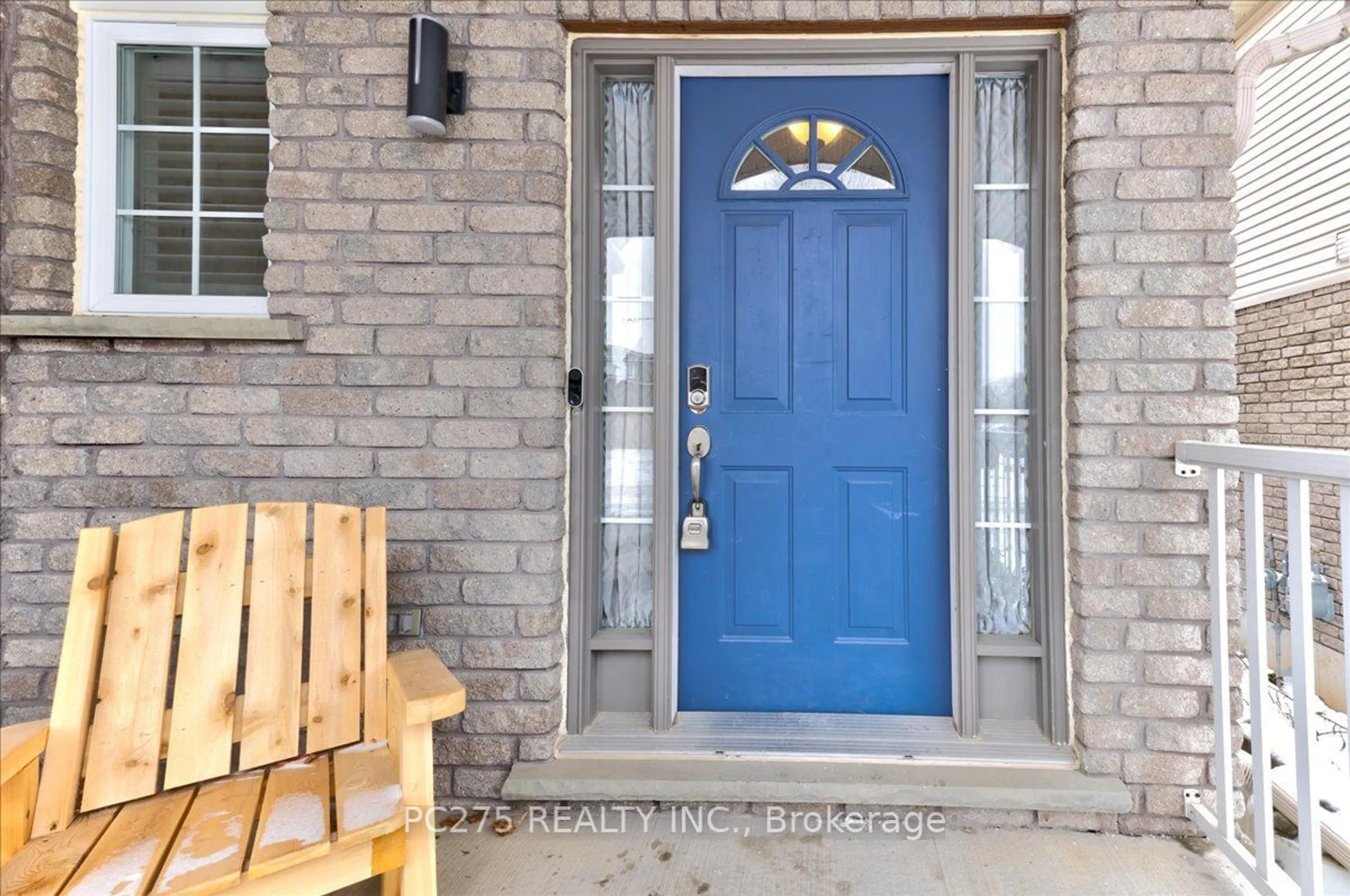 Indoor entryway, wood floors for 607 Southwood Way, Woodstock Ontario N4S 9A5