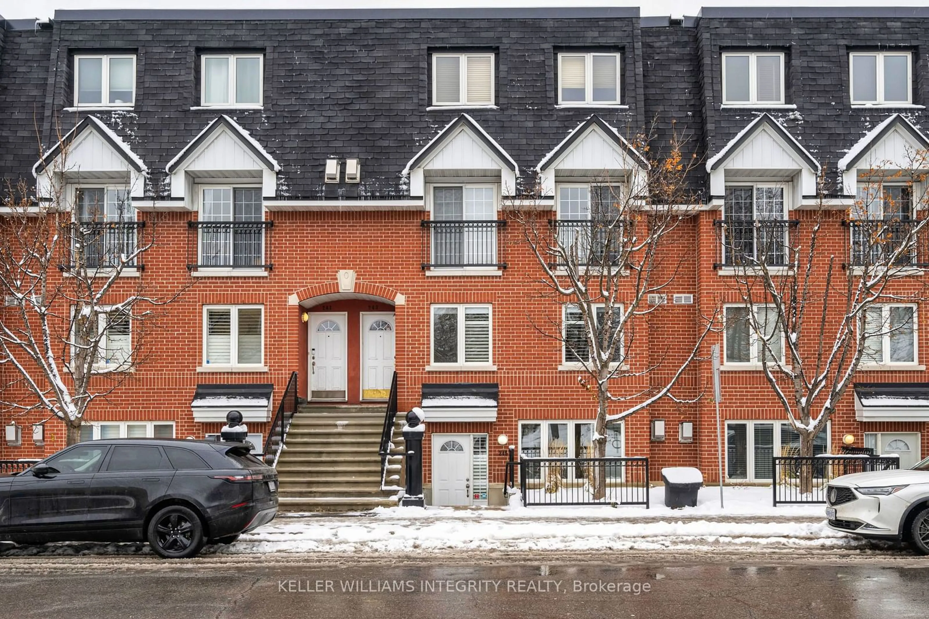 A pic from exterior of the house or condo, the street view for 245 Cumberland St, Lower Town - Sandy Hill Ontario K1N 8W6