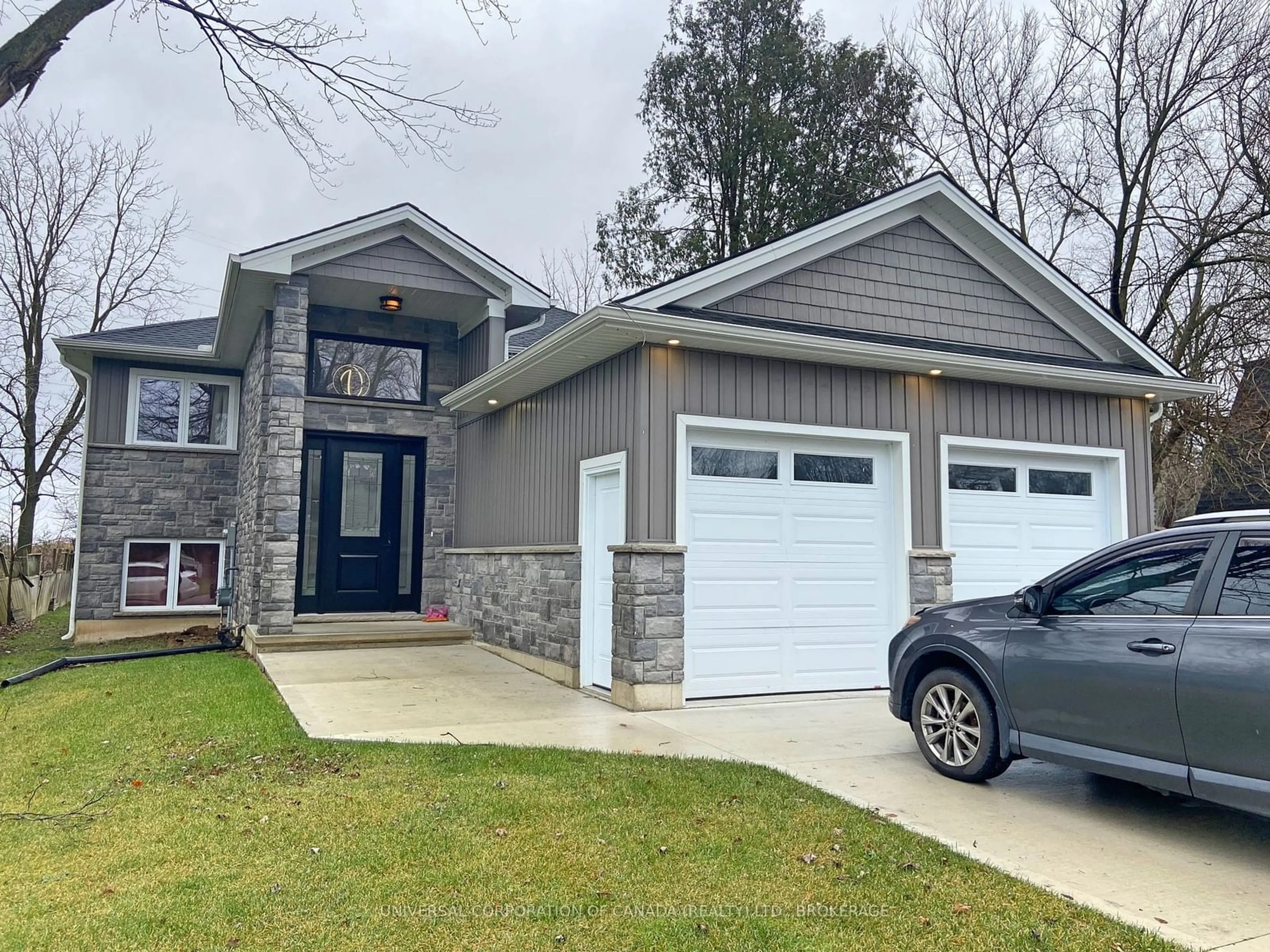 Frontside or backside of a home, cottage for 1940 Elizabeth St, Strathroy-Caradoc Ontario N0L 1T0