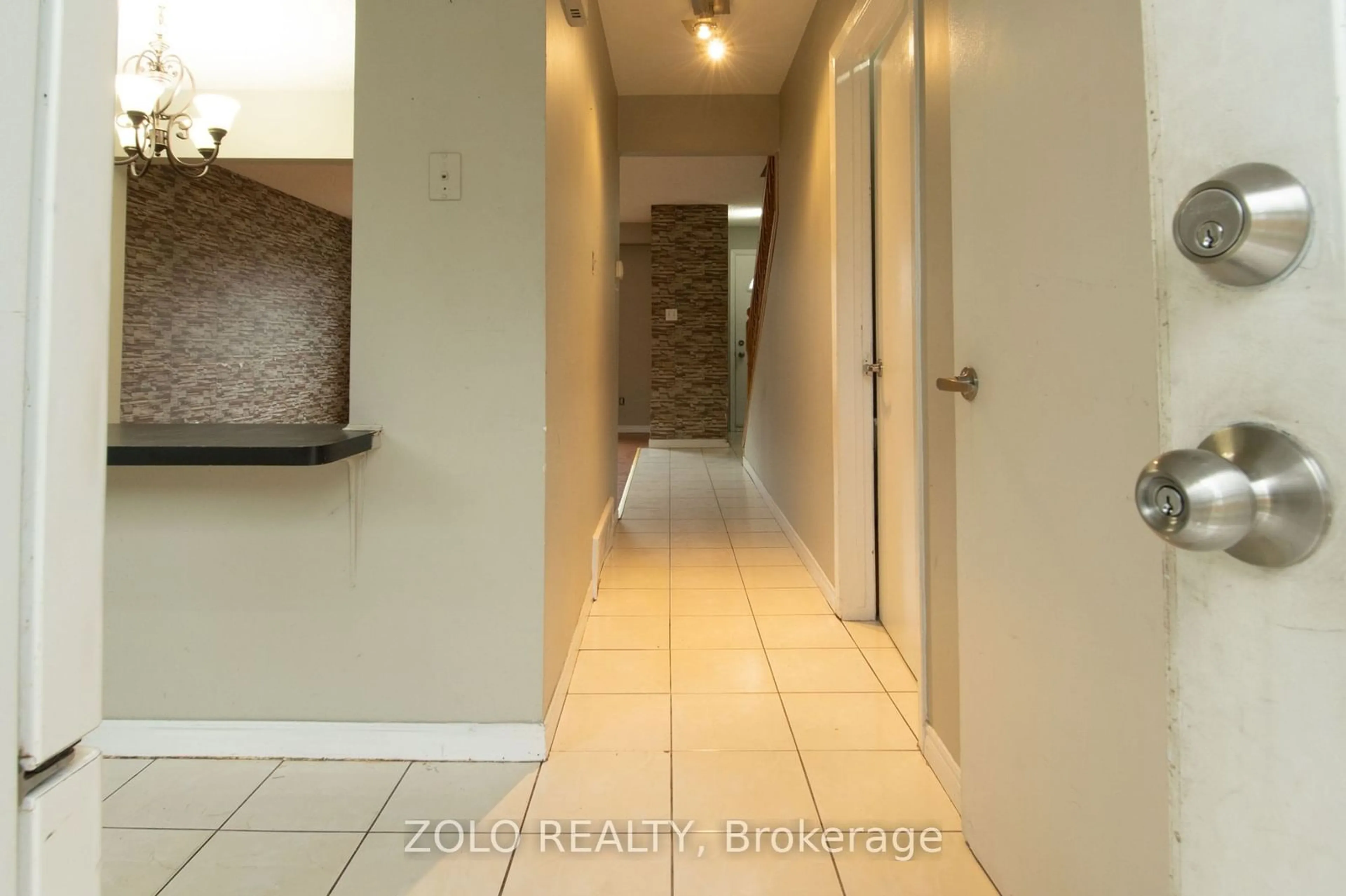 Indoor entryway, ceramic floors for 54 Riverdale Dr, Hamilton Ontario L8E 1K3