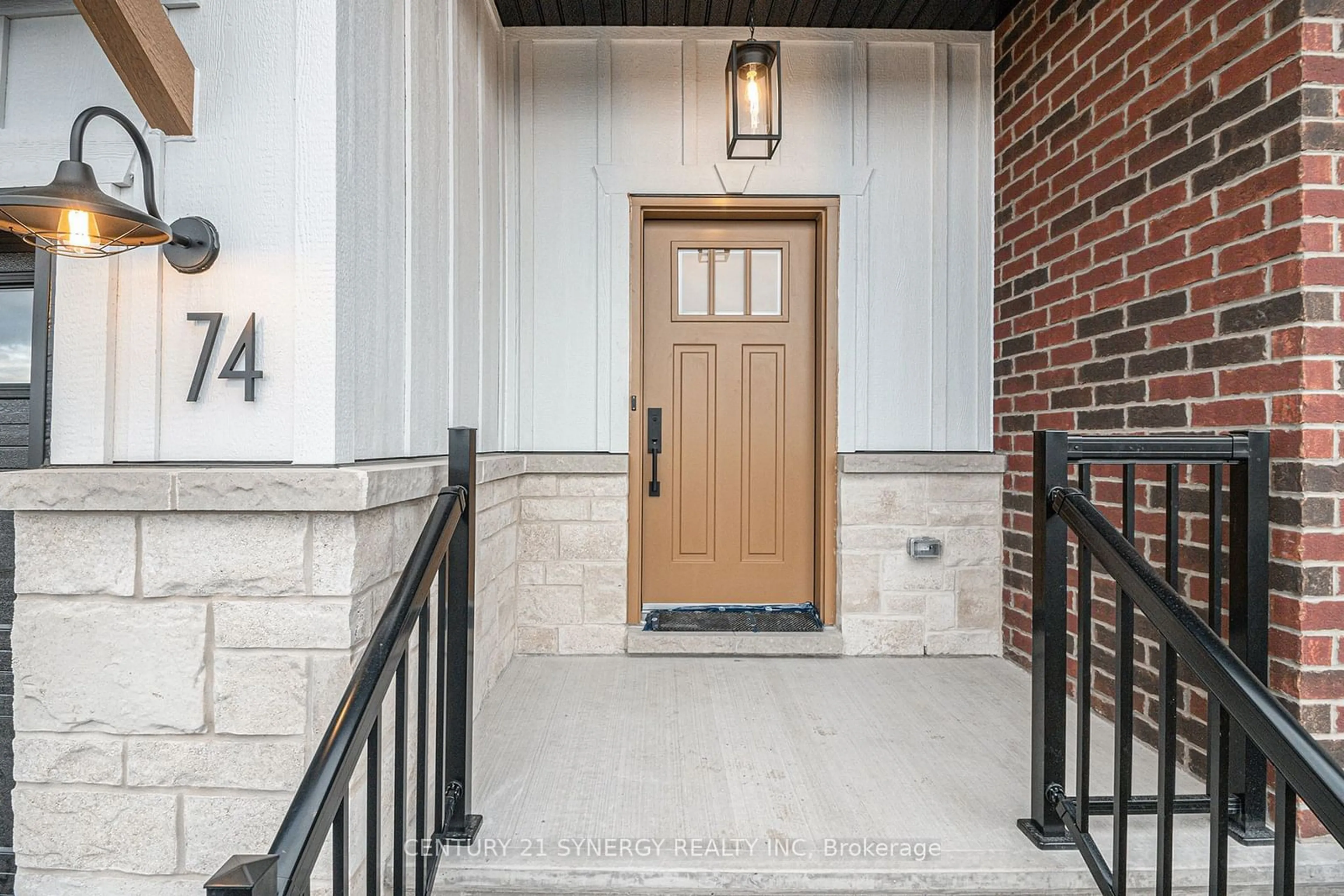 Indoor entryway, wood floors for 74 VILLENEUVE St, North Stormont Ontario K0C 1W0