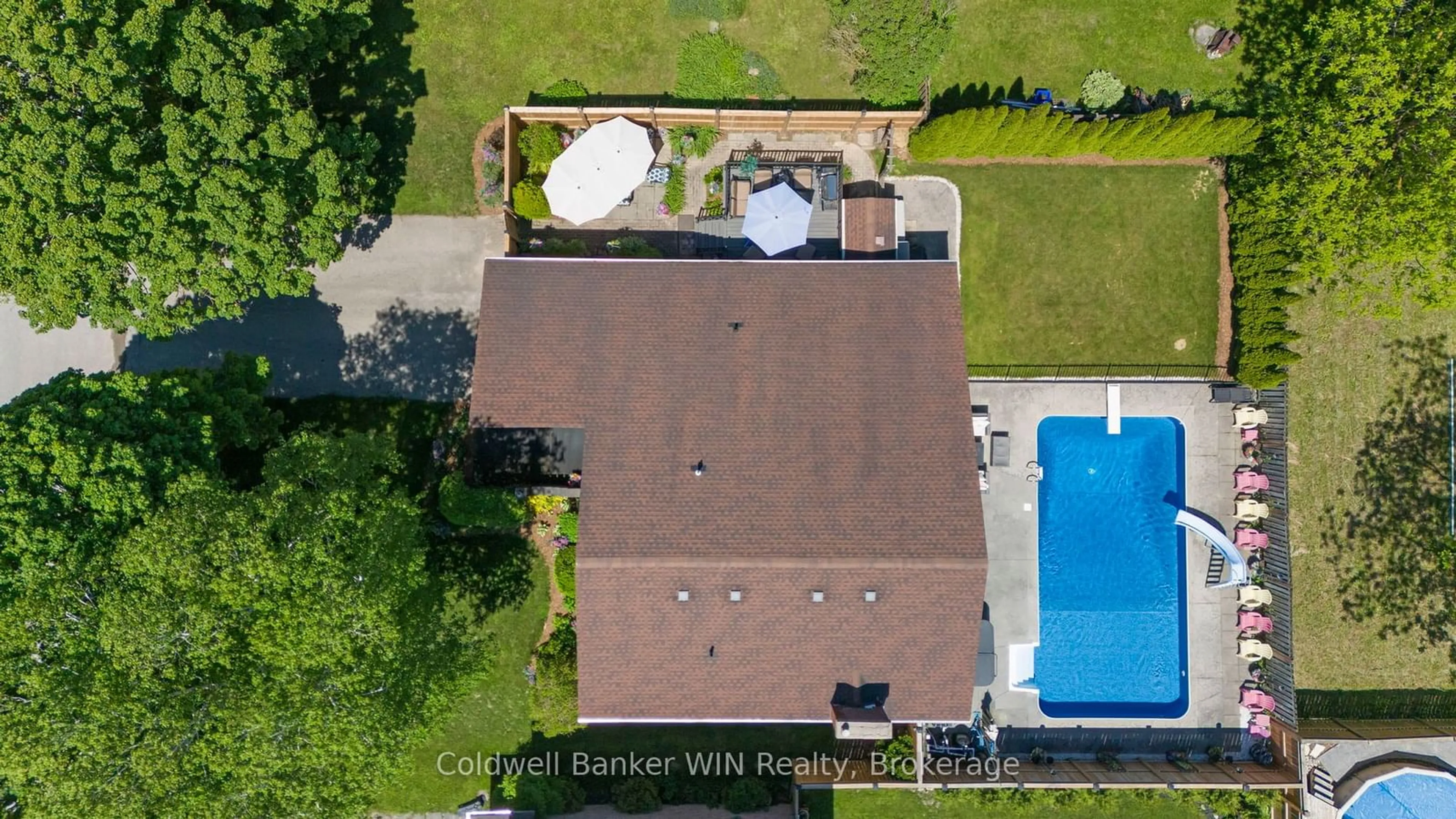 Indoor or outdoor pool for 510 Church Cres, Wellington North Ontario N0G 2L2