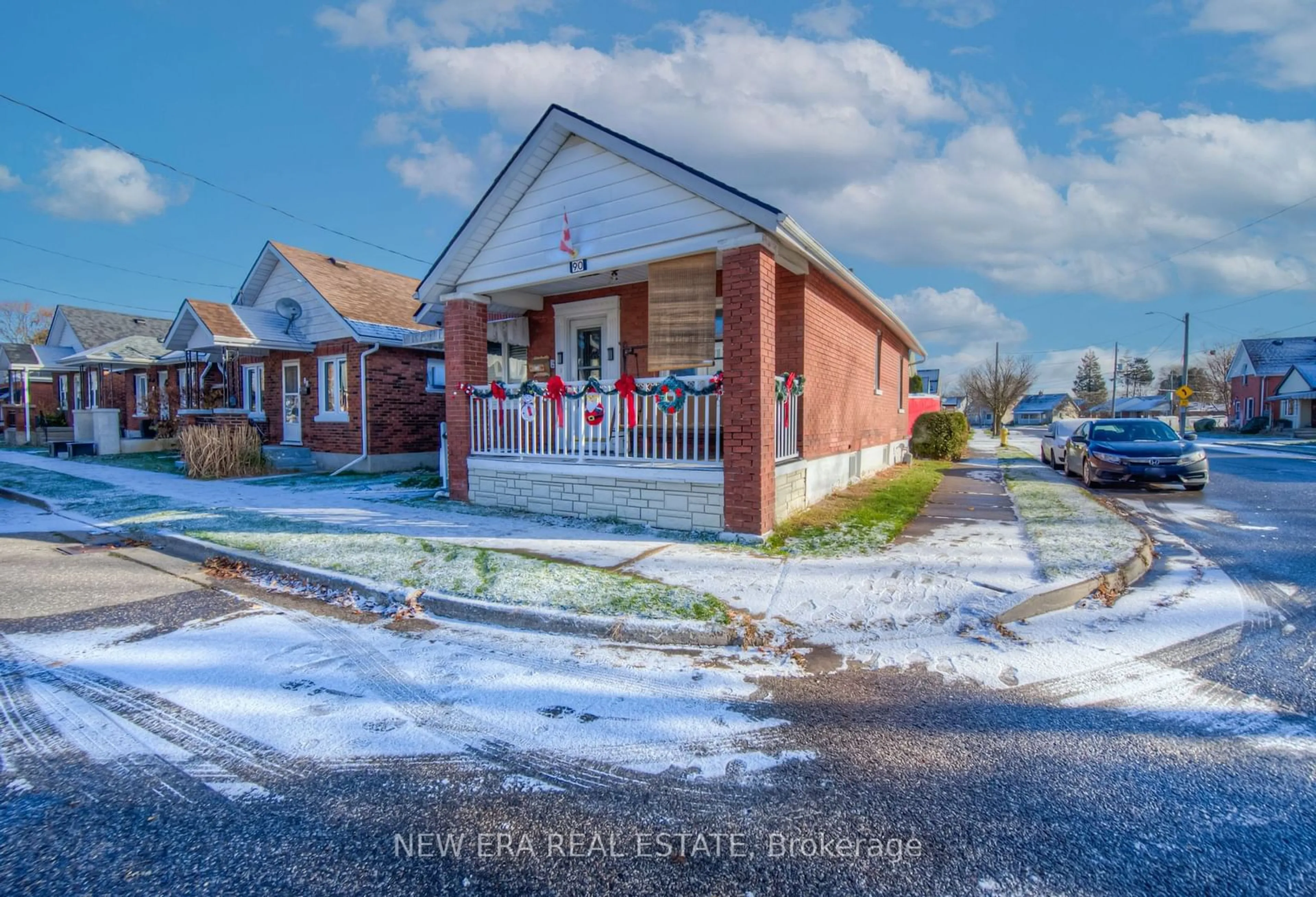 Frontside or backside of a home, the street view for 90 Gordon St, Brantford Ontario N3S 2N4