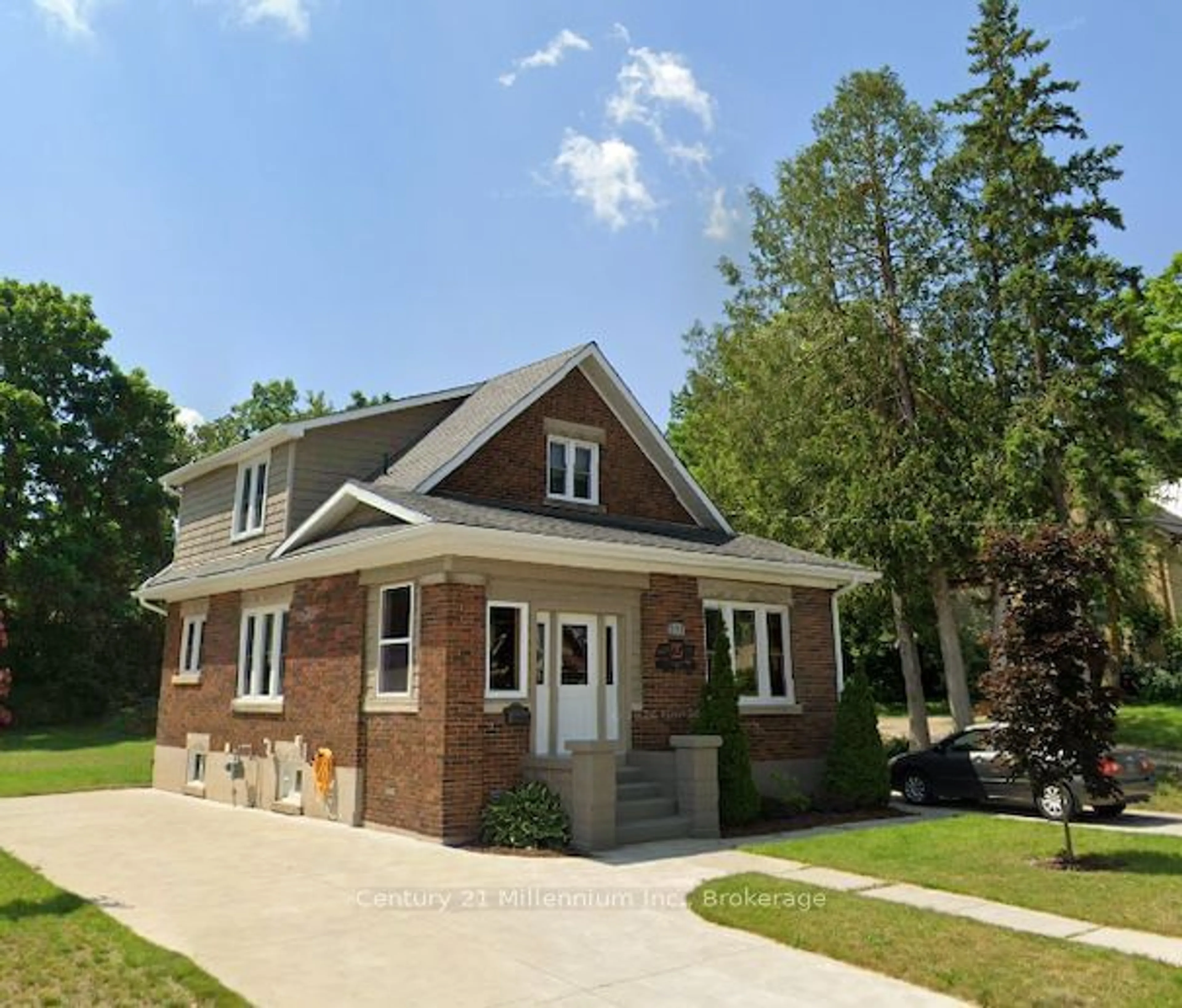 Home with brick exterior material for 271 9th St, Hanover Ontario N4N 1L3