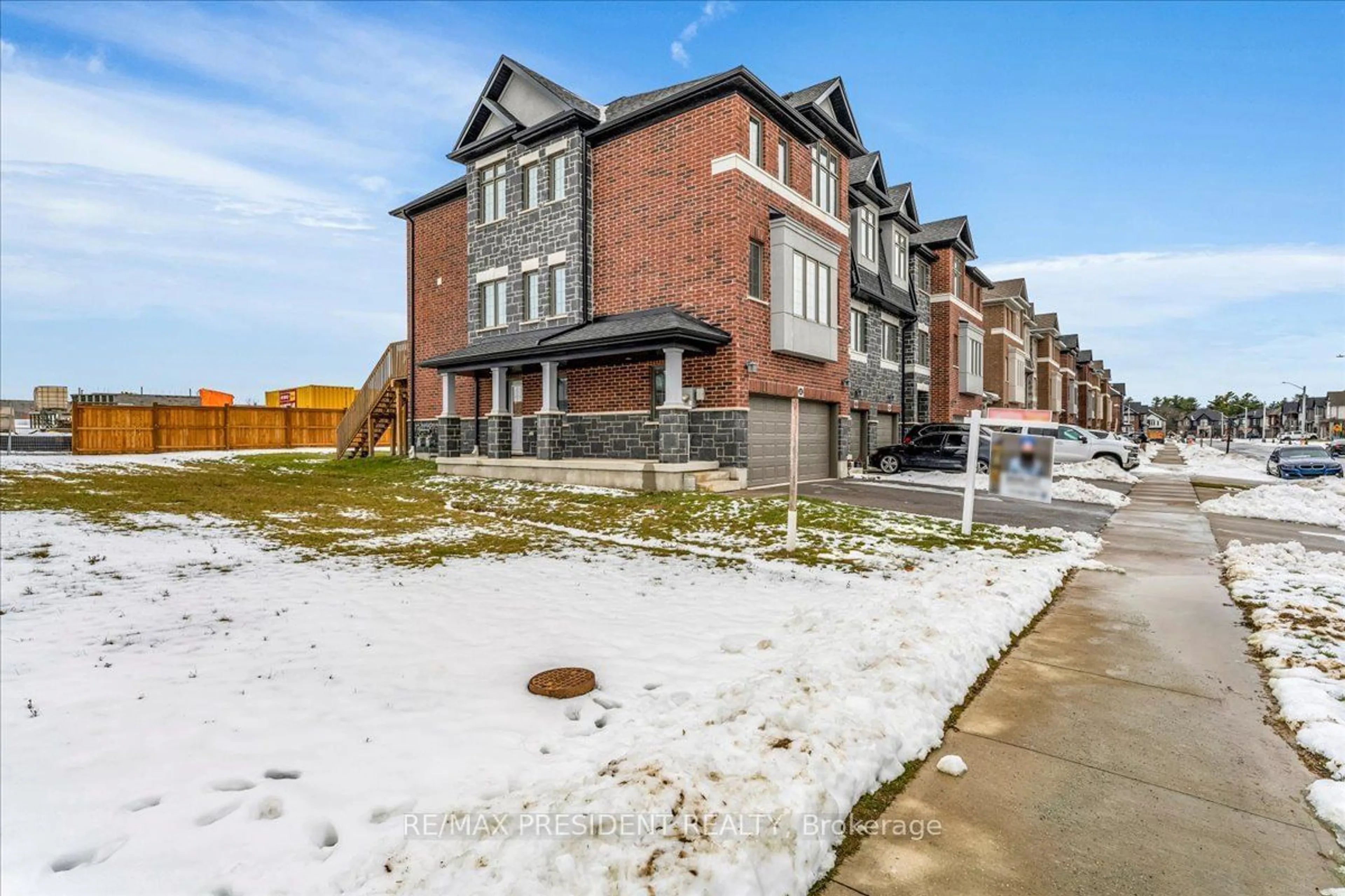 A pic from exterior of the house or condo, the street view for 140 Ian Ormston Dr, Kitchener Ontario N2P 0K3