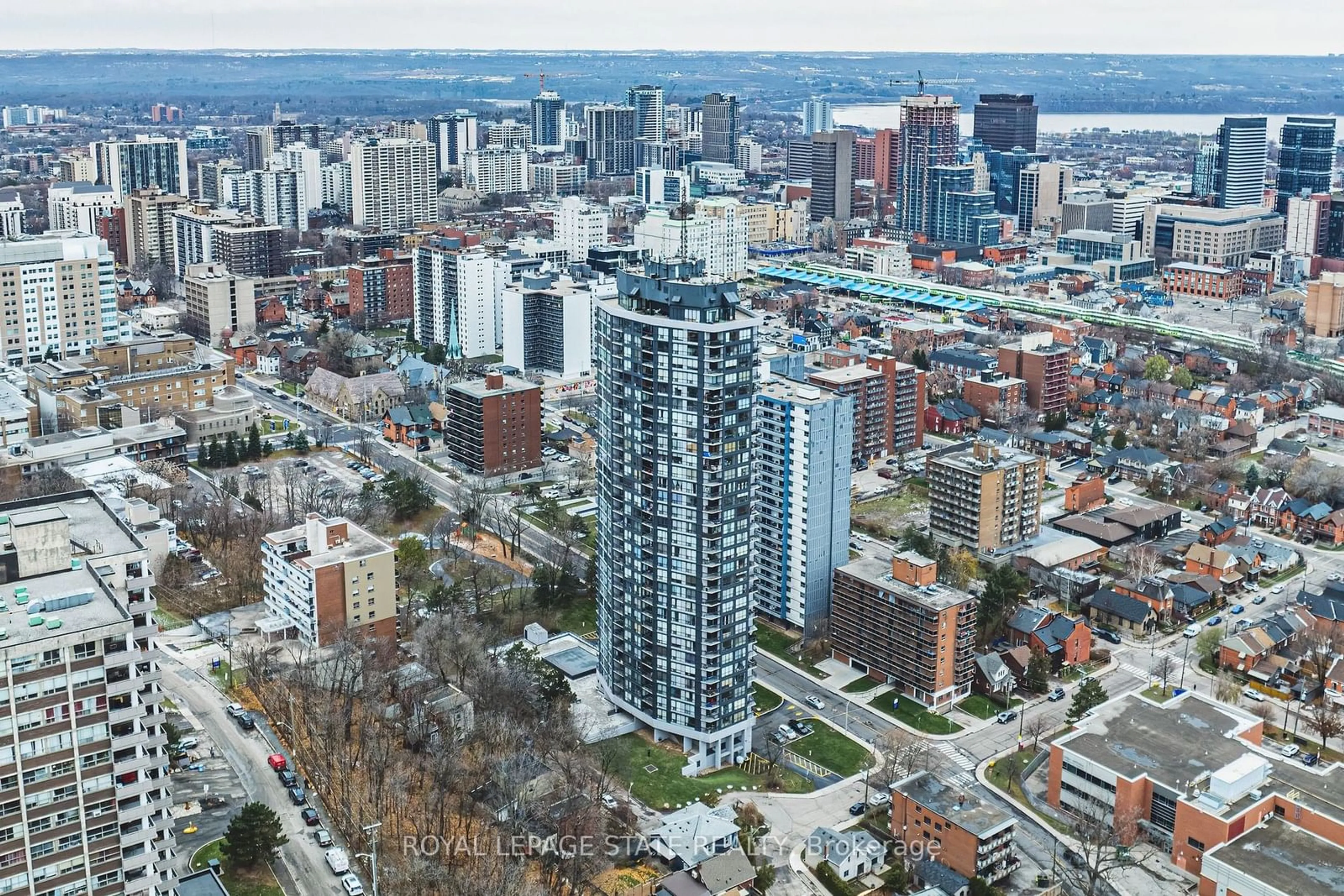 A pic from exterior of the house or condo, the view of city buildings for 150 Charlton Ave #1908, Hamilton Ontario L8N 3X3