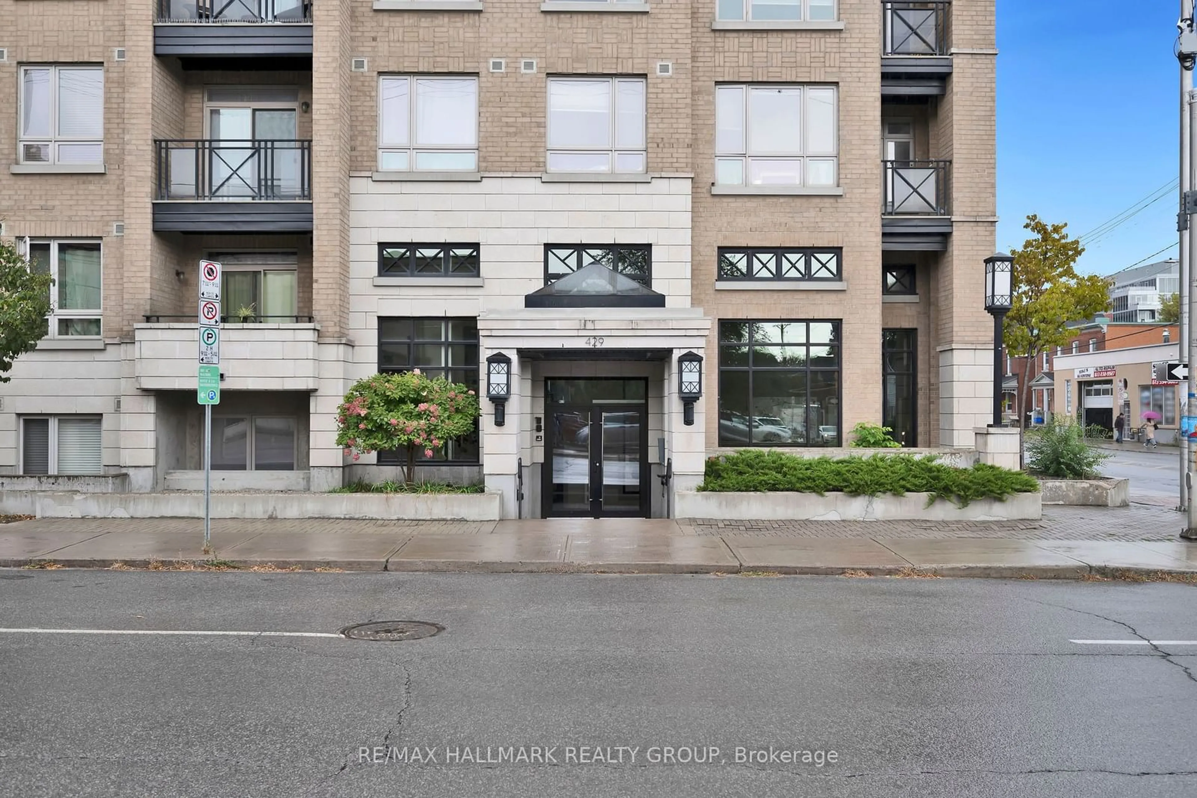 A pic from exterior of the house or condo, the front or back of building for 429 Kent St #114, Ottawa Centre Ontario K2P 1B5