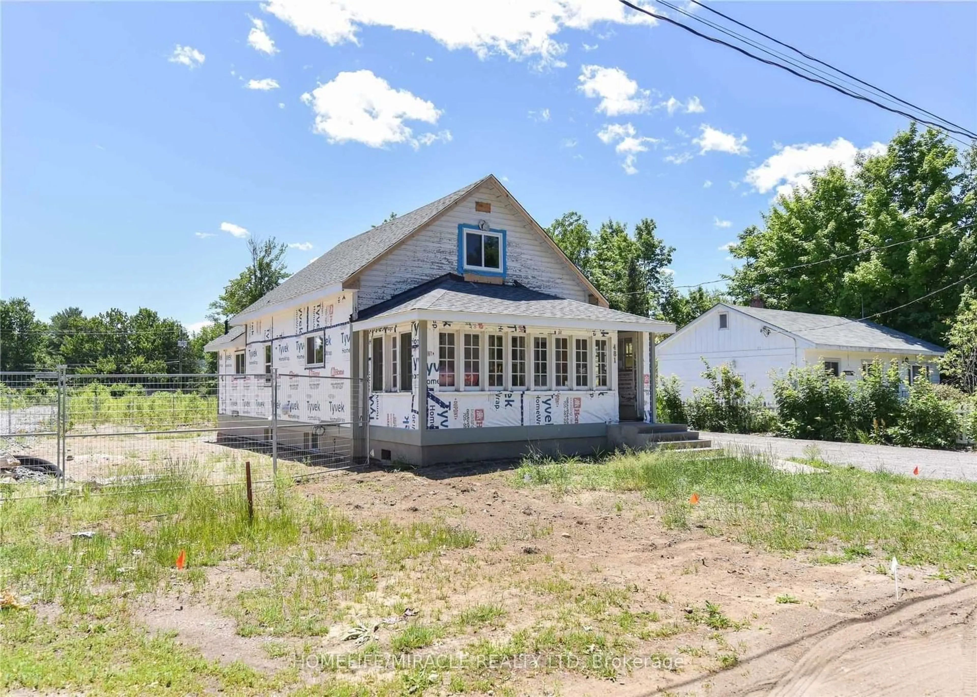 Frontside or backside of a home, cottage for 481 David St, Gravenhurst Ontario P1P 1M1