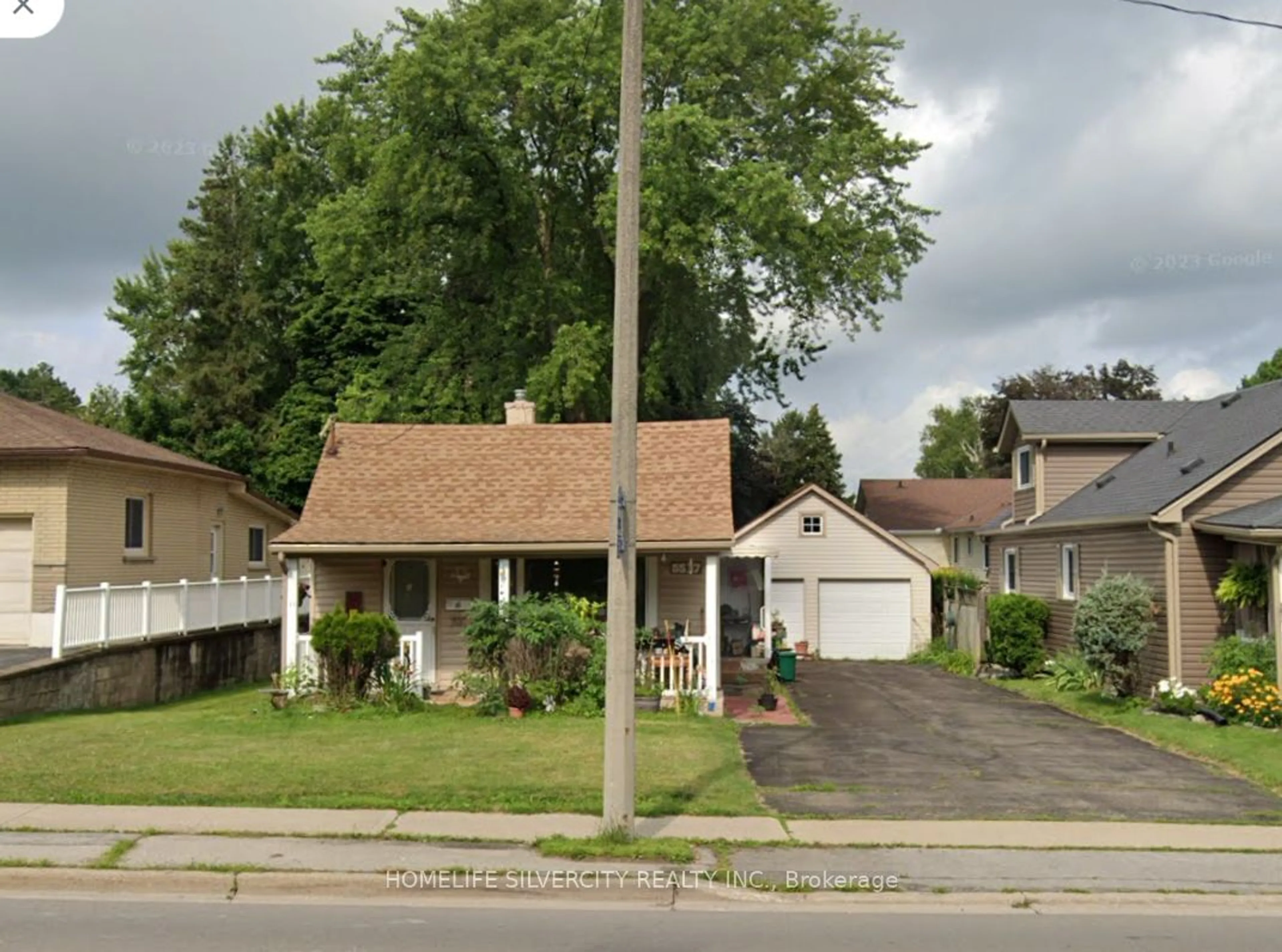 Frontside or backside of a home, the street view for 5537 Montrose Rd, Niagara Falls Ontario L2H 1K9