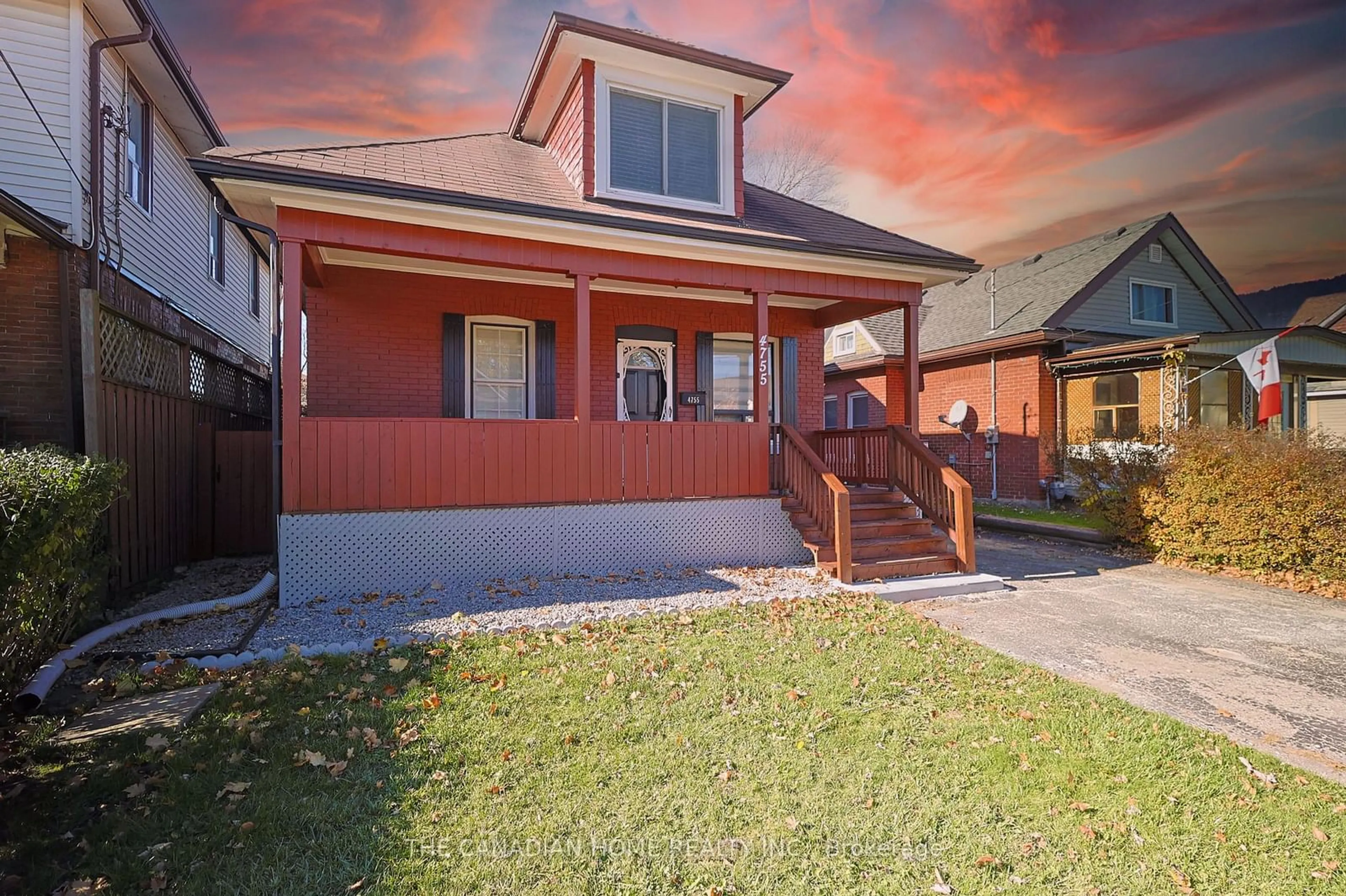 Frontside or backside of a home, the fenced backyard for 4755 FOURTH Ave, Niagara Falls Ontario L2E 4N9