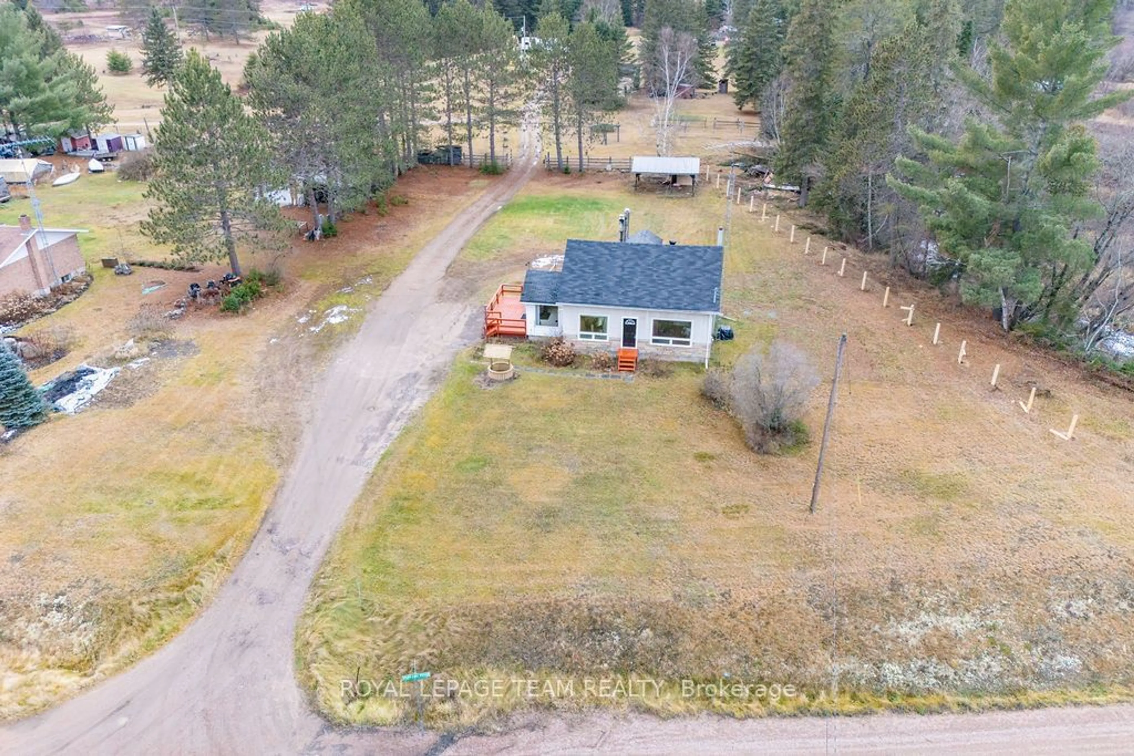 Frontside or backside of a home, cottage for 3433 Round Lake Rd Ontario K8A 6W8