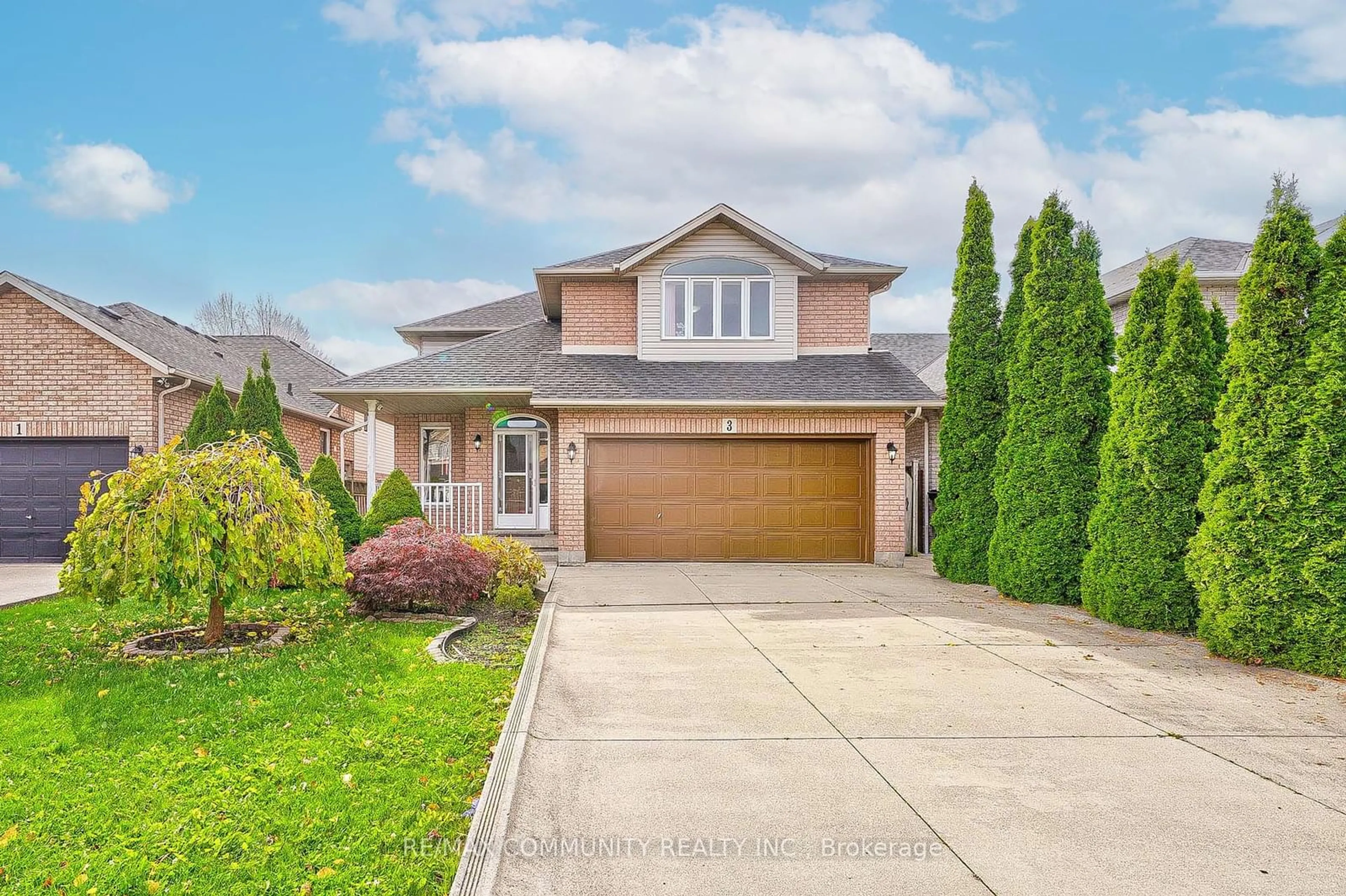 Frontside or backside of a home, the street view for 3 Resolute Dr, Hamilton Ontario L9A 5J6