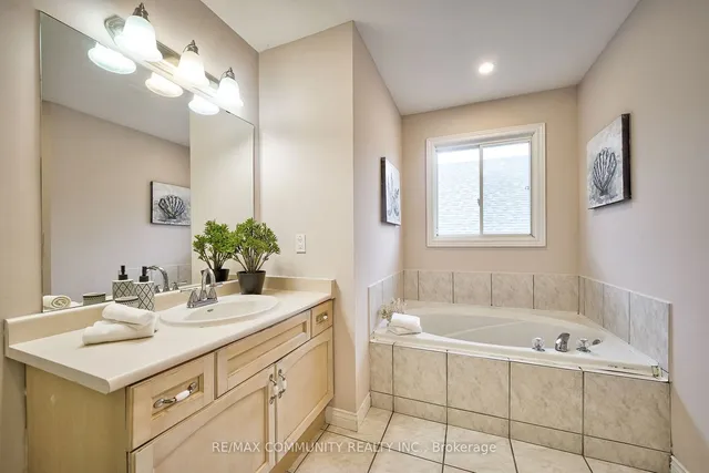 Additional property image - 3 Resolute Dr