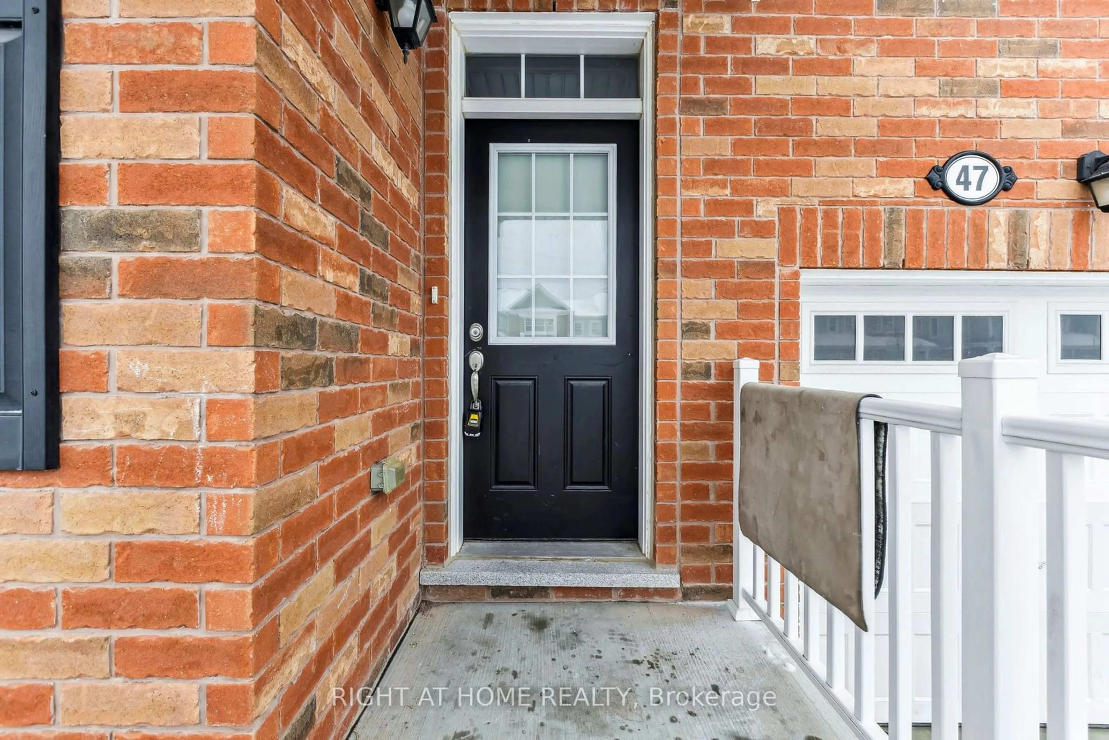 Indoor entryway, wood floors for 47 Watermill St, Kitchener Ontario N2P 0H4