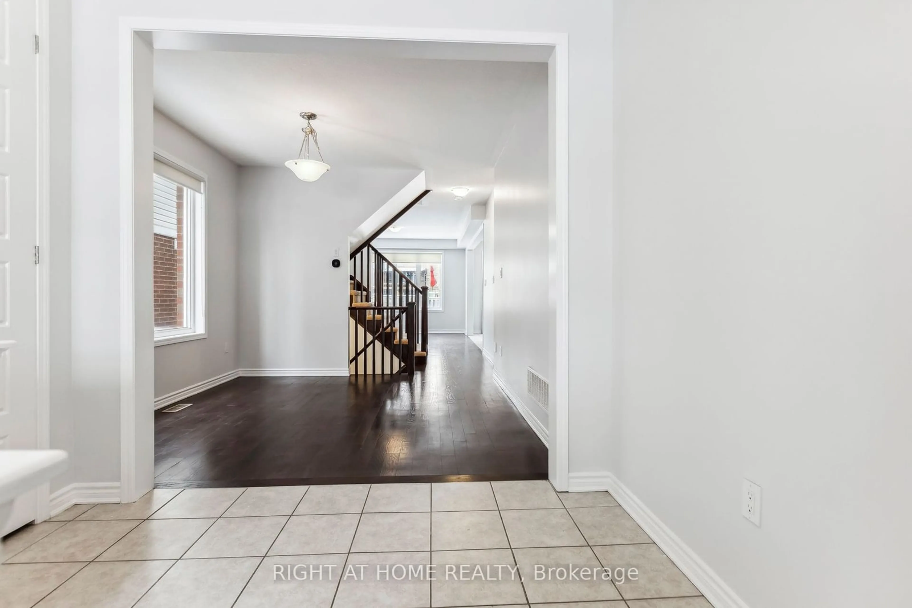 Indoor foyer, wood floors for 47 Watermill St, Kitchener Ontario N2P 0H4