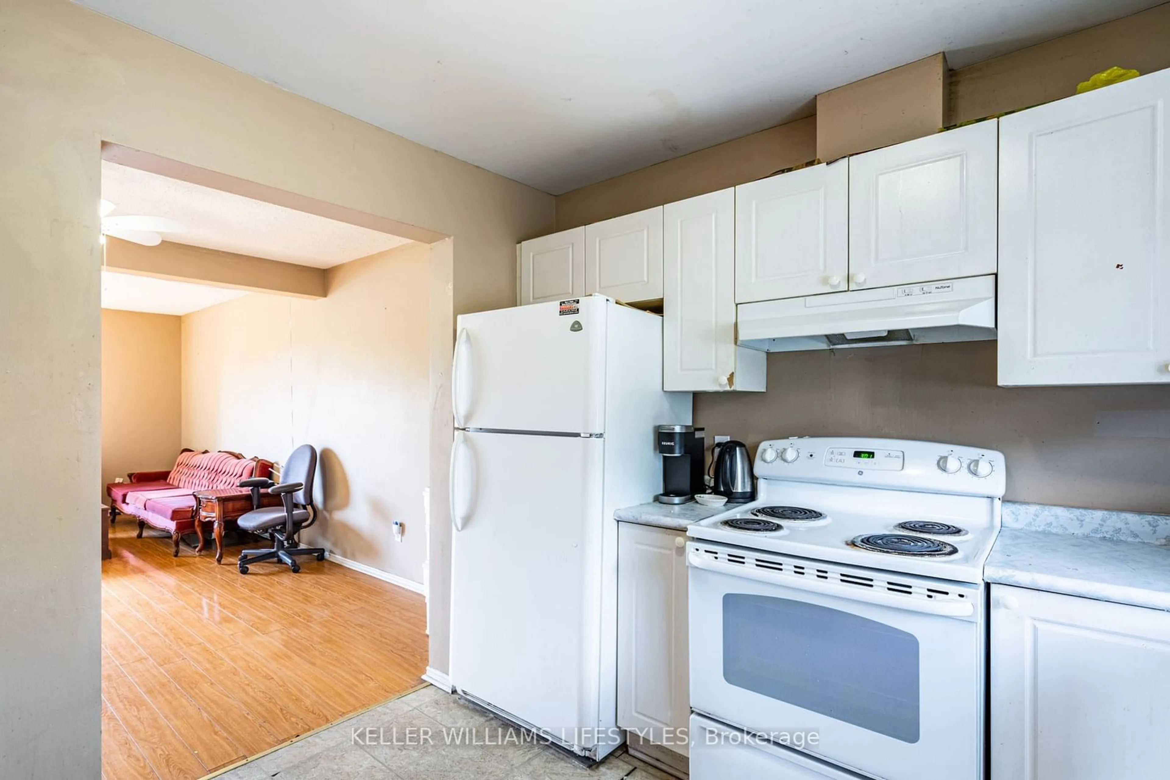 Standard kitchen, cottage for 190 Fleming Dr #32, London Ontario N5V 5B8