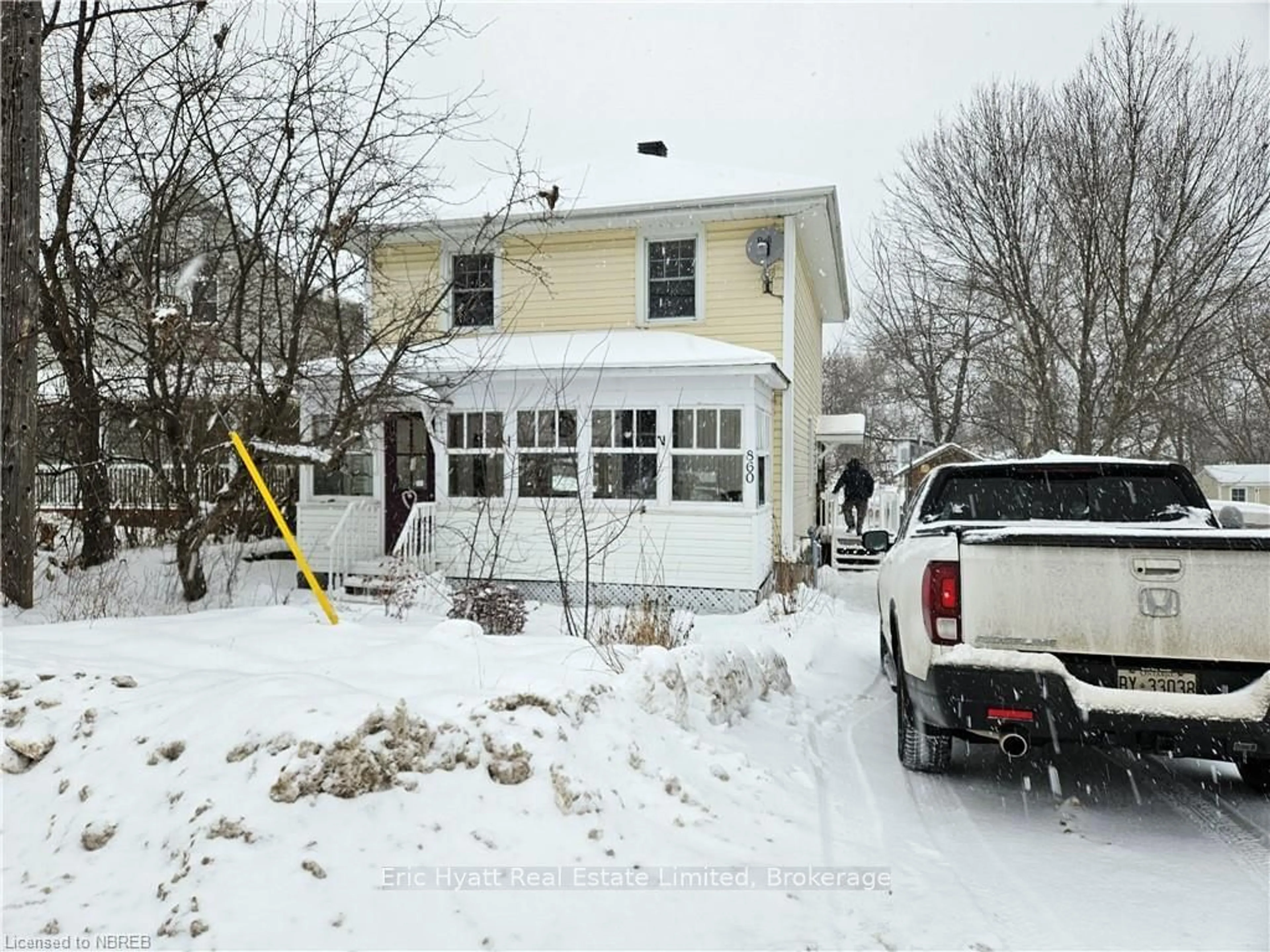 Frontside or backside of a home, the street view for 860 MAIN St, Callander Ontario P0H 1H0