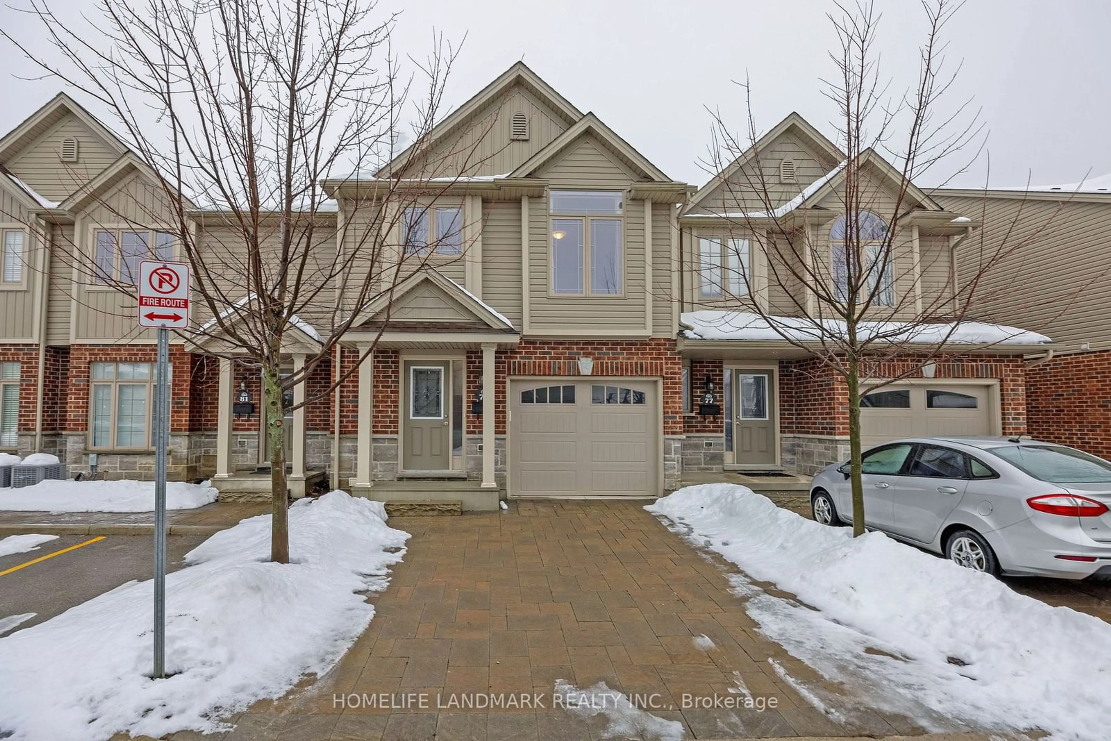 A pic from exterior of the house or condo, the street view for 1061 Eagletrace Dr #79, London Ontario N6G 0T3