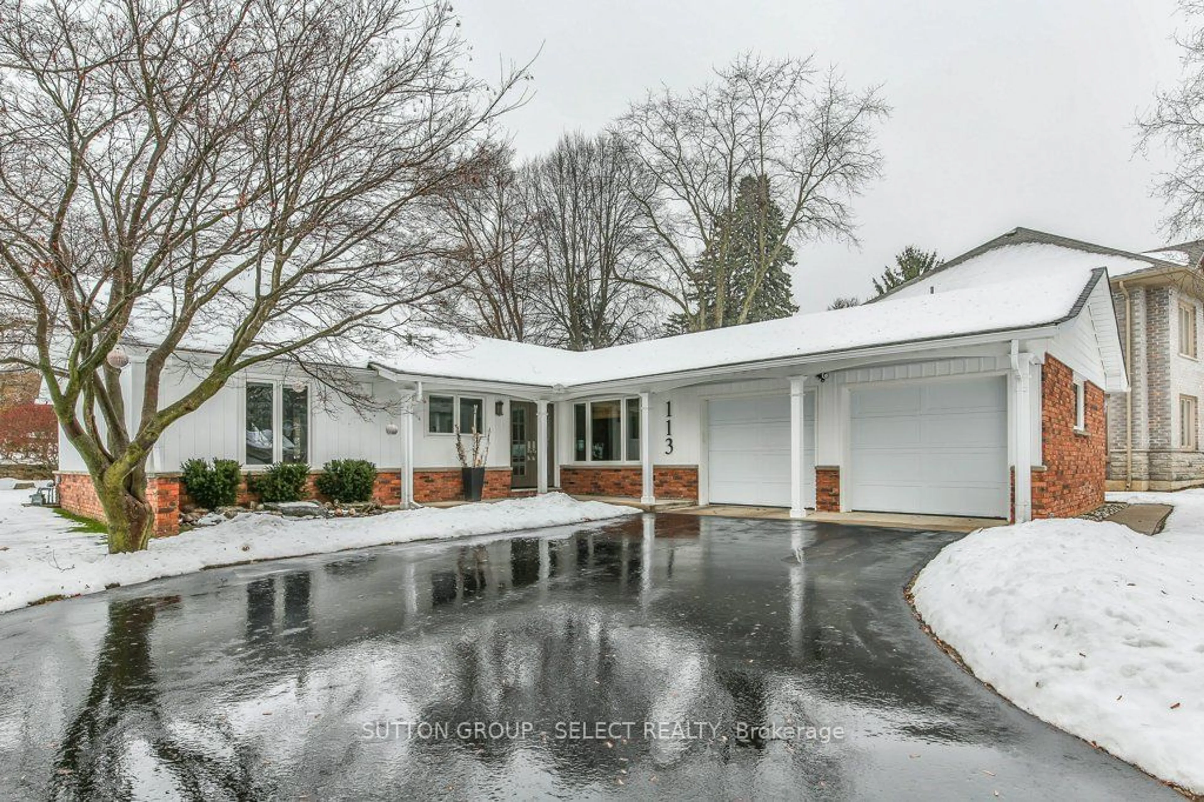 Frontside or backside of a home, the street view for 113 Hunt Club Dr, London Ontario N6H 3Y4