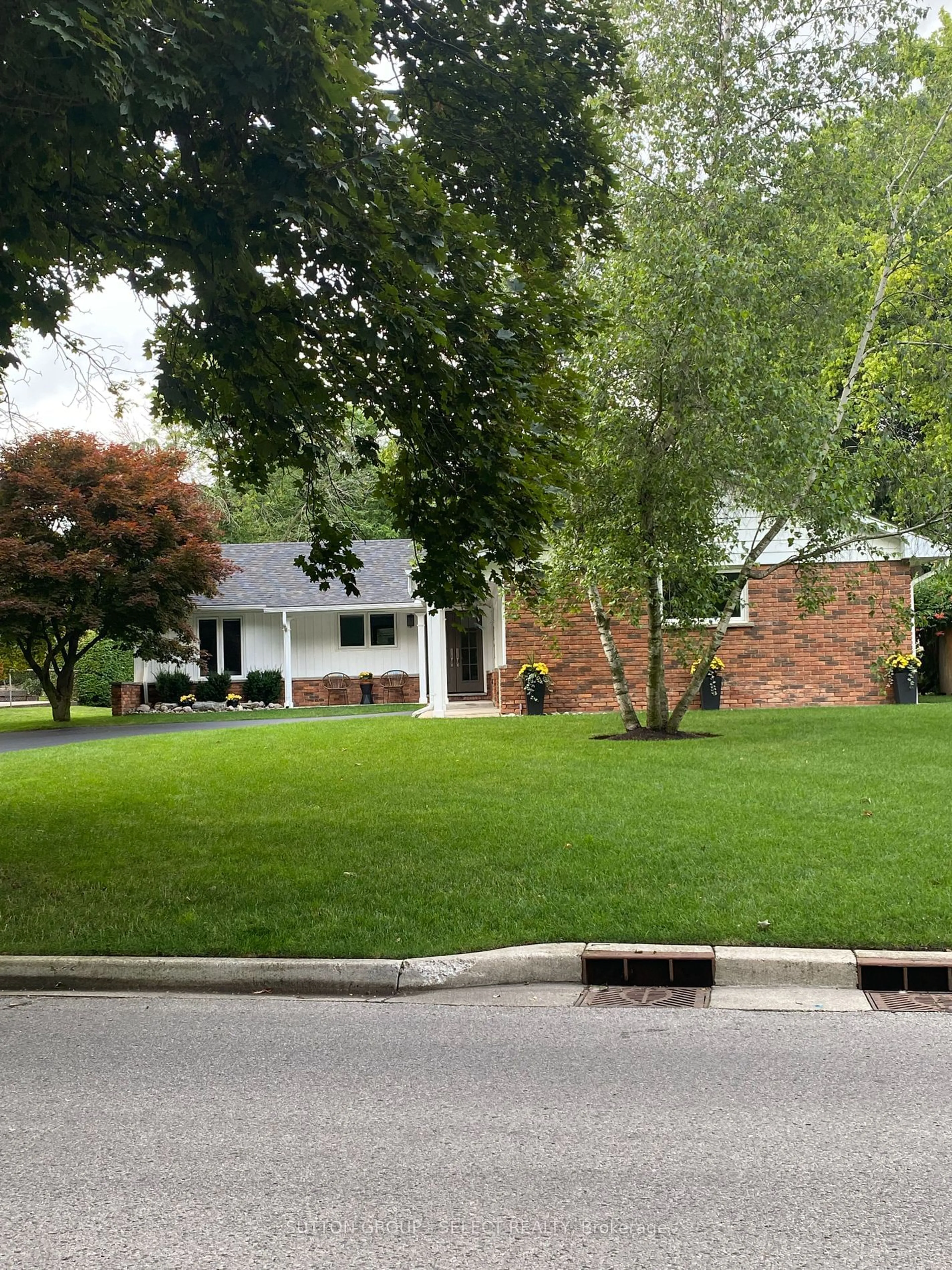 Frontside or backside of a home, the street view for 113 Hunt Club Dr, London Ontario N6H 3Y4