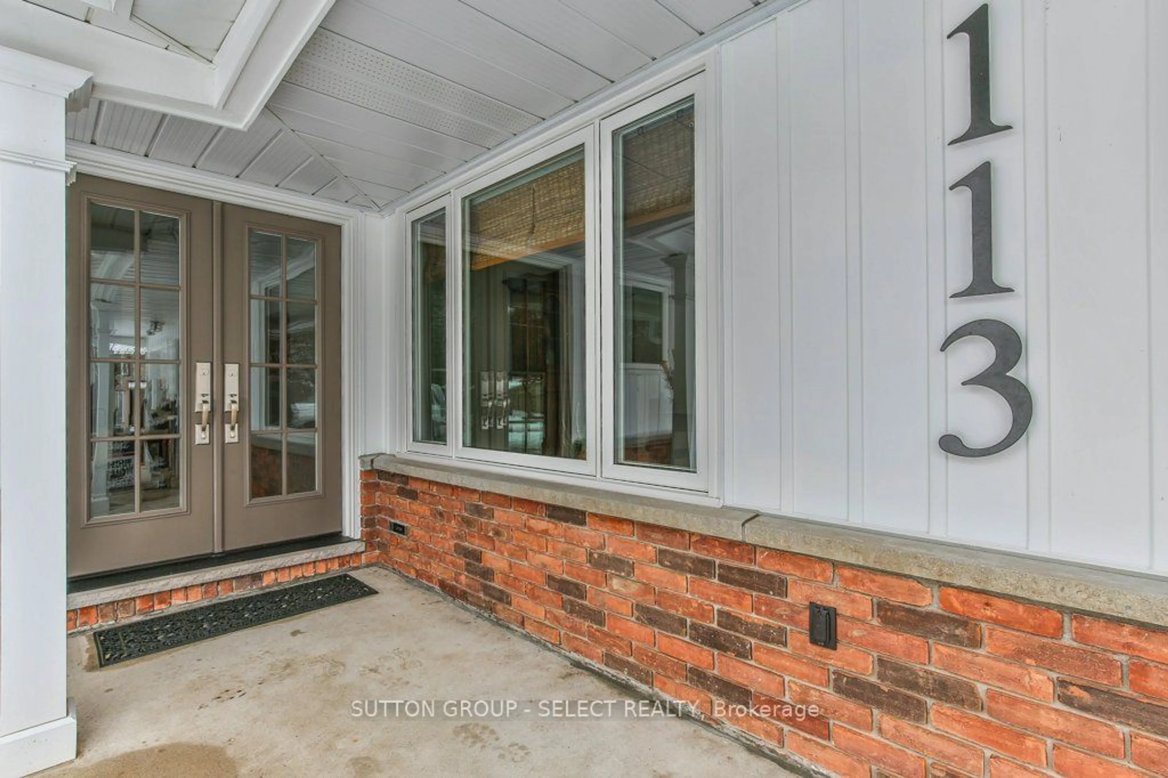 Indoor entryway, wood floors for 113 Hunt Club Dr, London Ontario N6H 3Y4