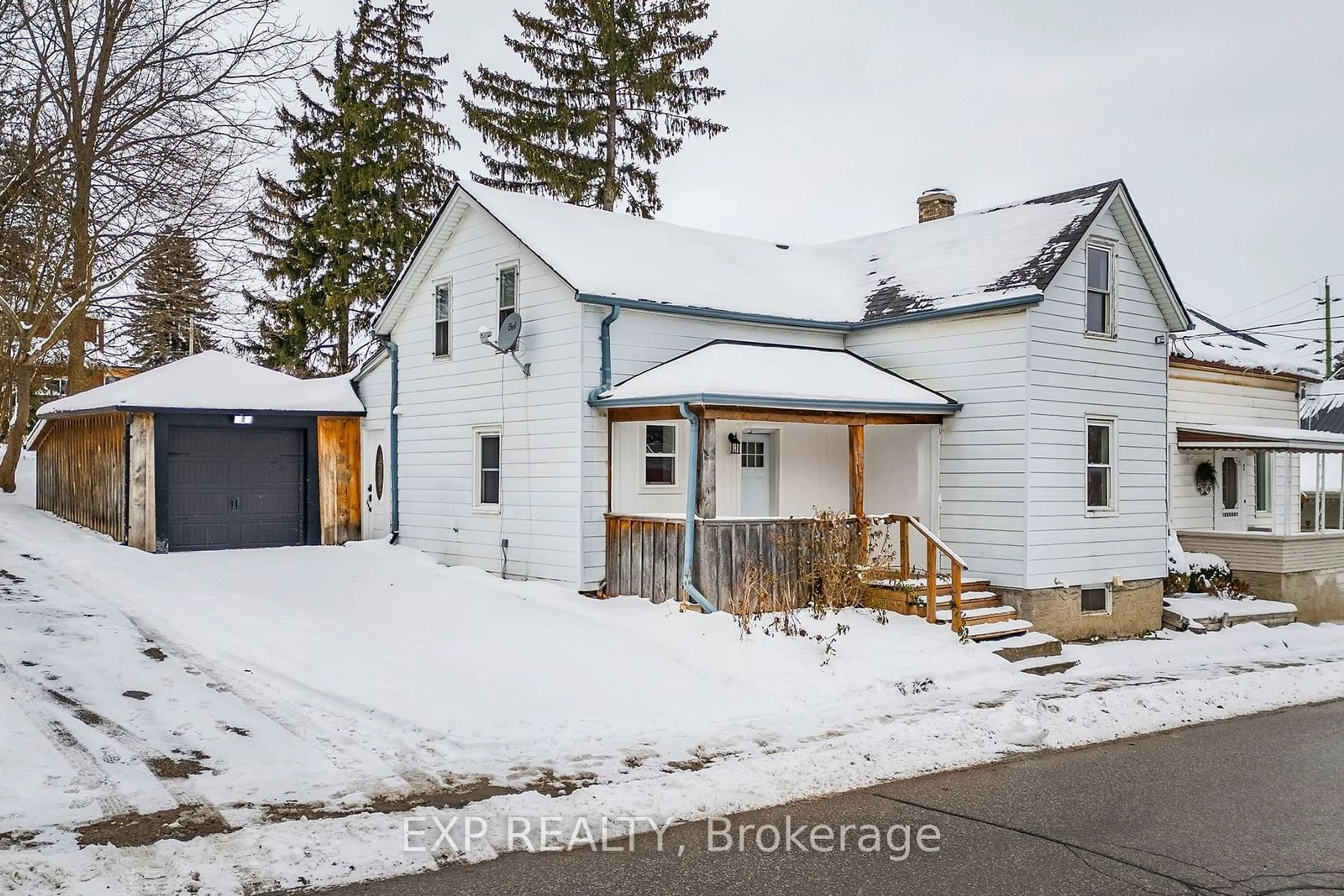 Frontside or backside of a home, cottage for 4 Duke St, Woolwich Ontario N3B 2W3