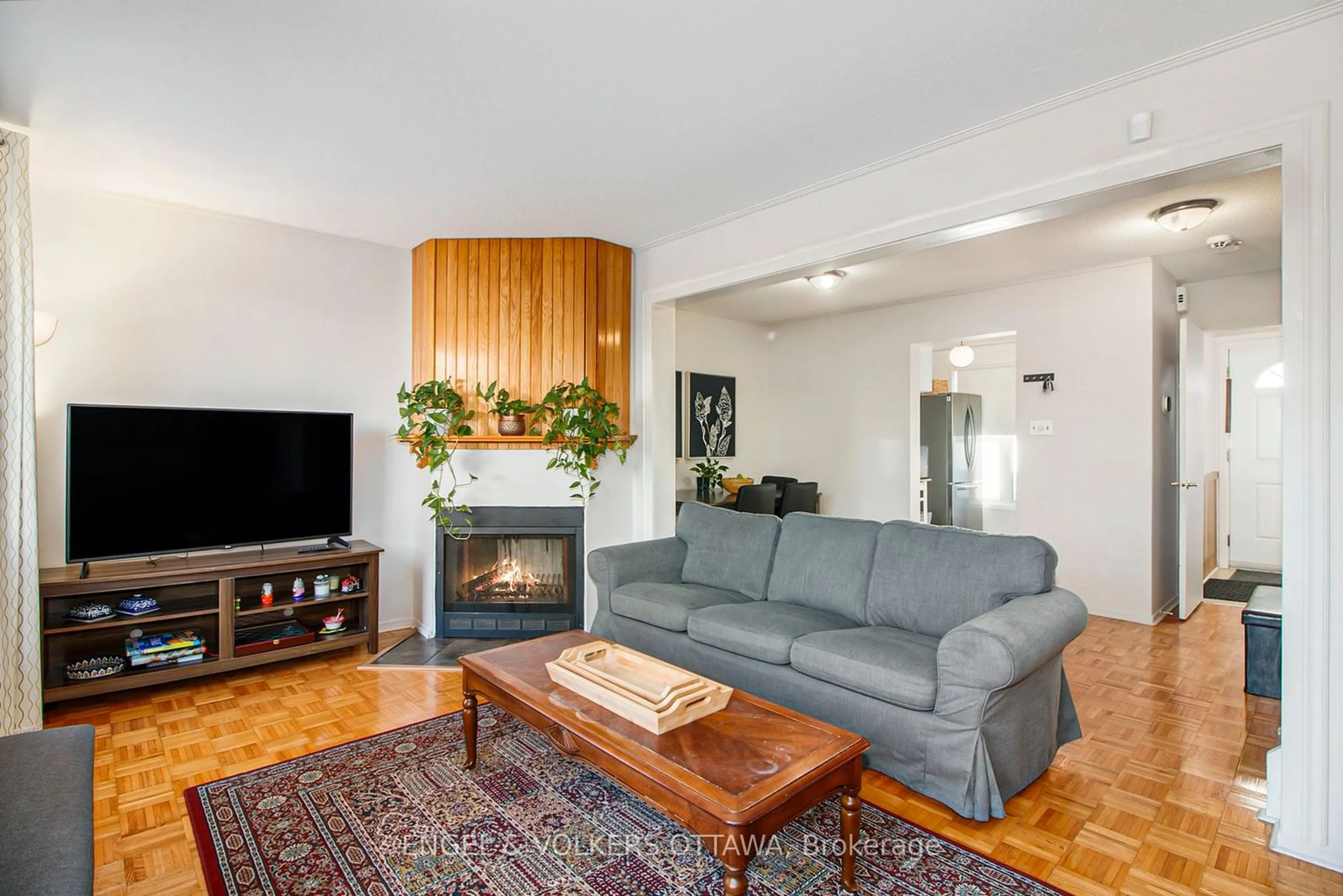 Living room, wood floors for 3301 McCarthy St #17, Hunt Club - Windsor Park Village and Area Ontario K1V 9X5