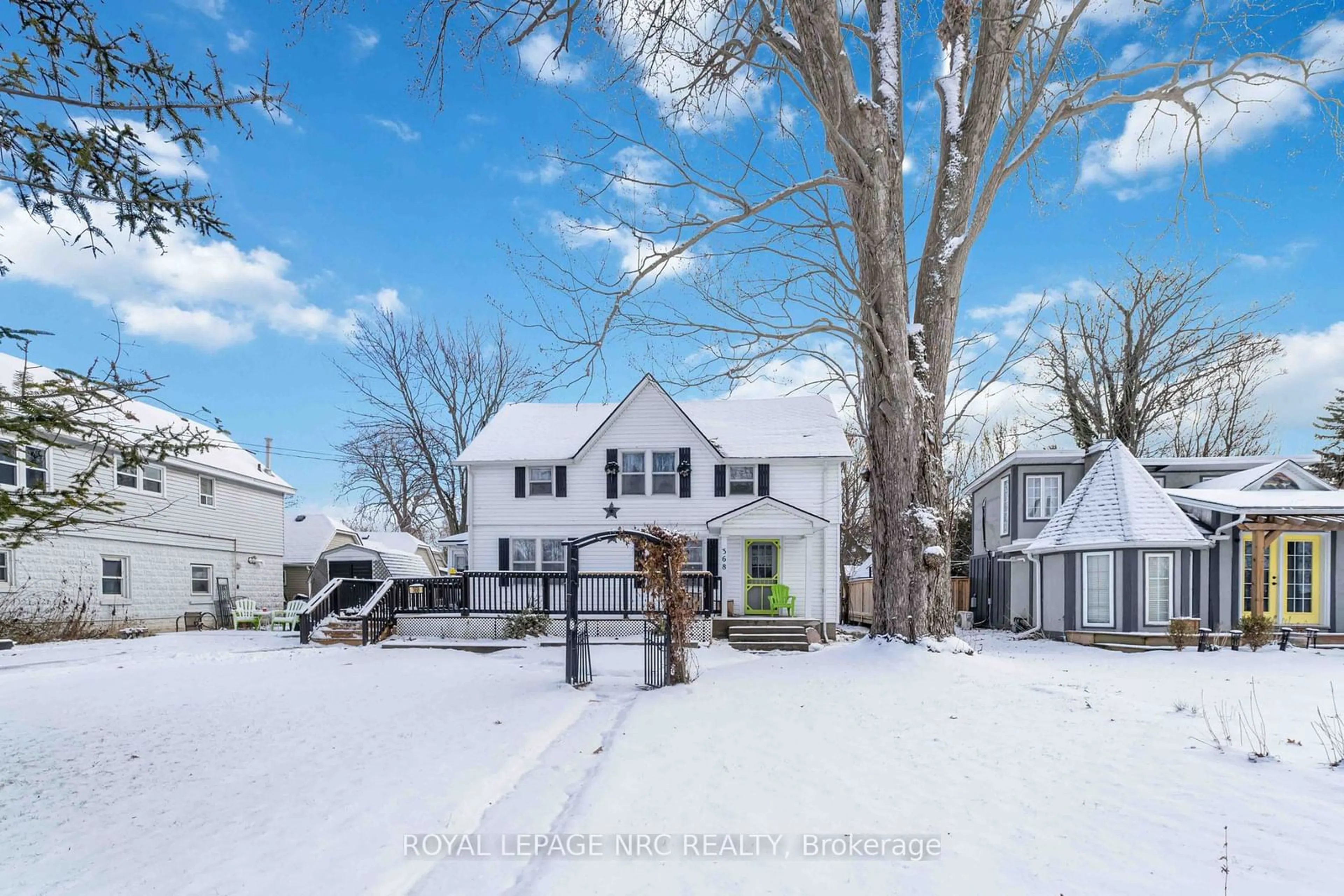 Frontside or backside of a home, the fenced backyard for 368 RIDGEWAY Rd, Fort Erie Ontario L0S 1N0