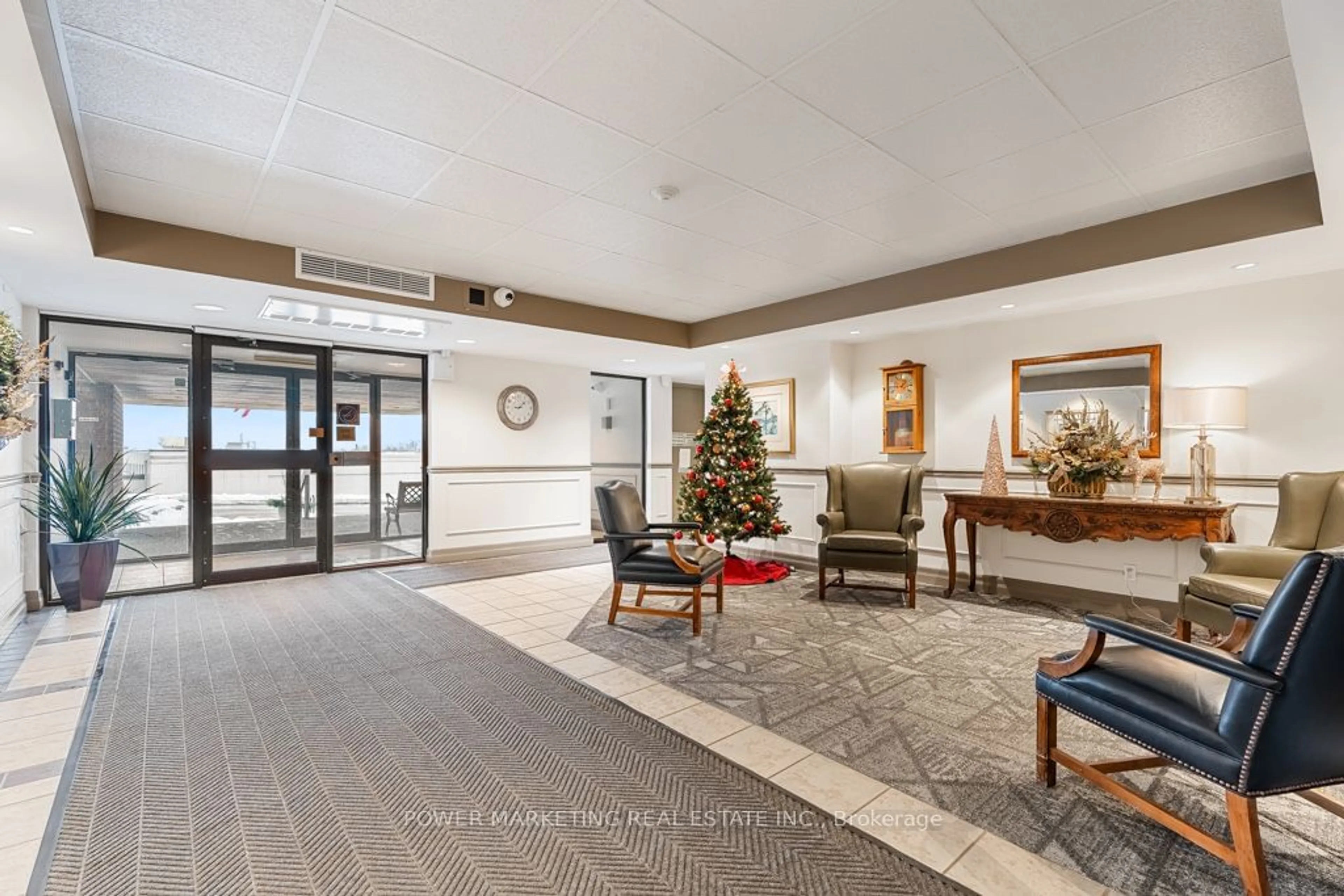 Indoor lobby, wood floors for 1599 LASSITER Terr #514, Beacon Hill North - South and Area Ontario K1J 8R6