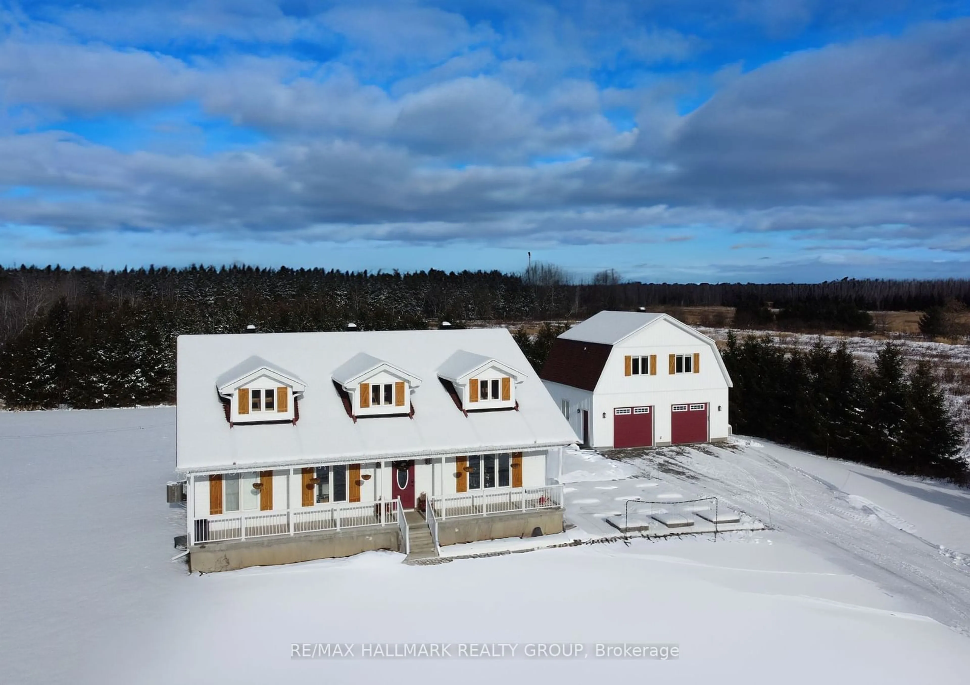 Frontside or backside of a home, cottage for 807 St Felix Rd, Clarence-Rockland Ontario K0A 2A0