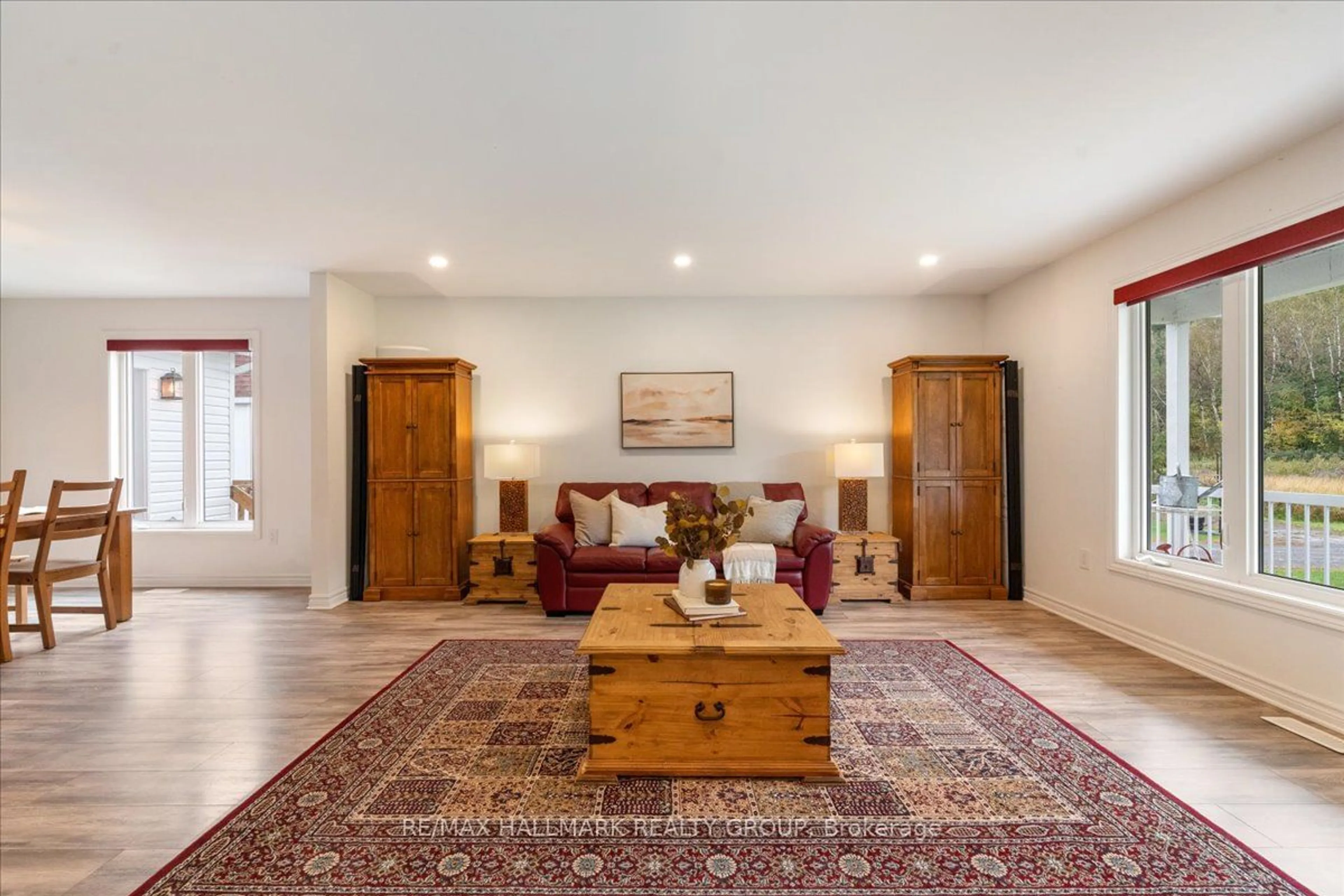 Living room, wood floors for 807 St Felix Rd, Clarence-Rockland Ontario K0A 2A0