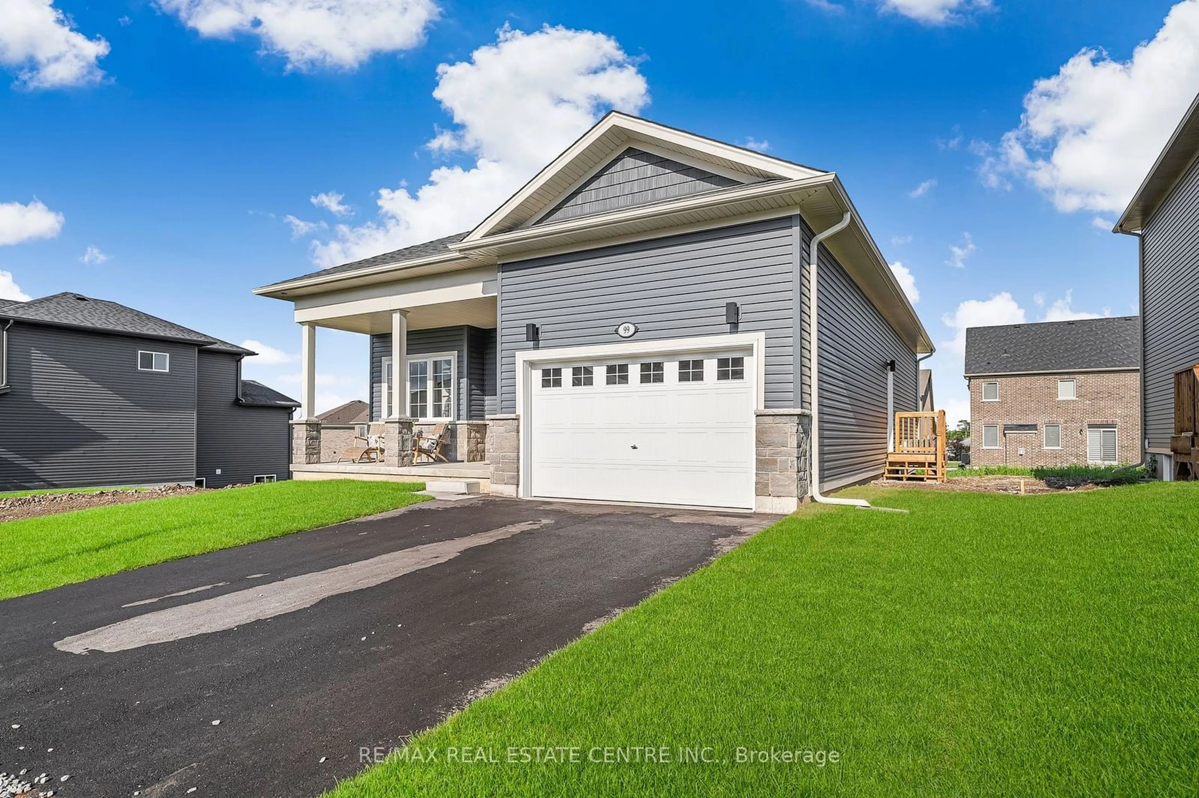 Frontside or backside of a home, cottage for 99 Hillcrest Rd, Port Colborne Ontario L3K 6E4