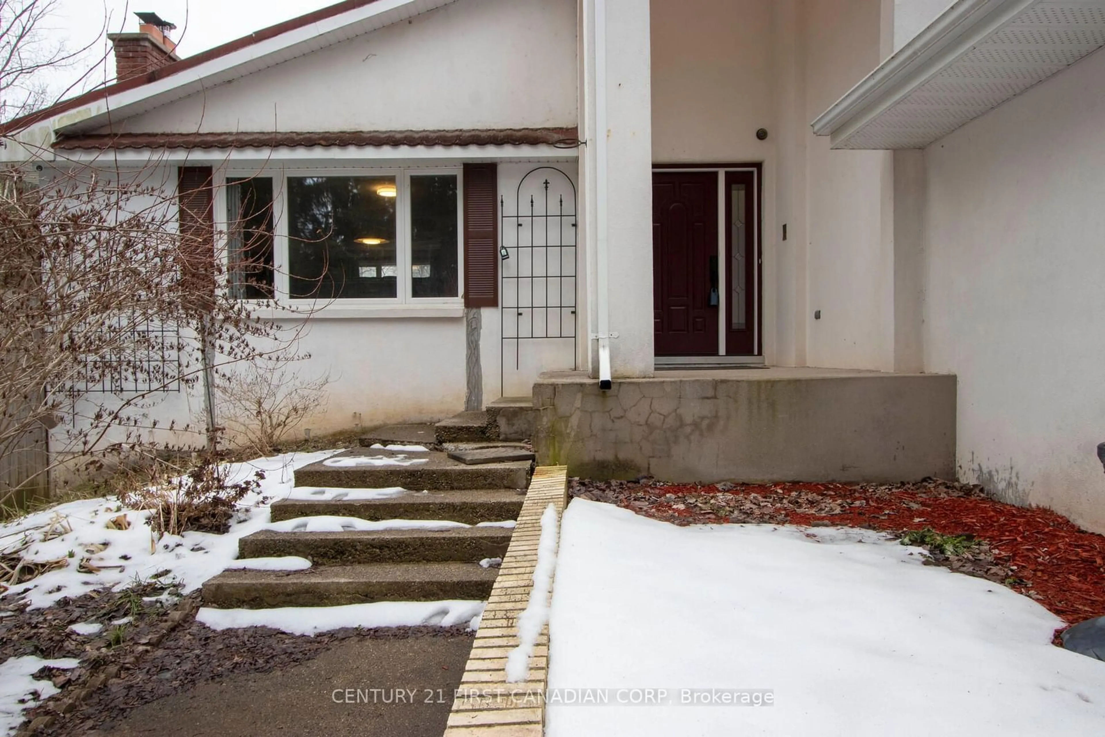 Frontside or backside of a home, the street view for 1835 Mark Settlement Dr, North Middlesex Ontario N0M 2K0