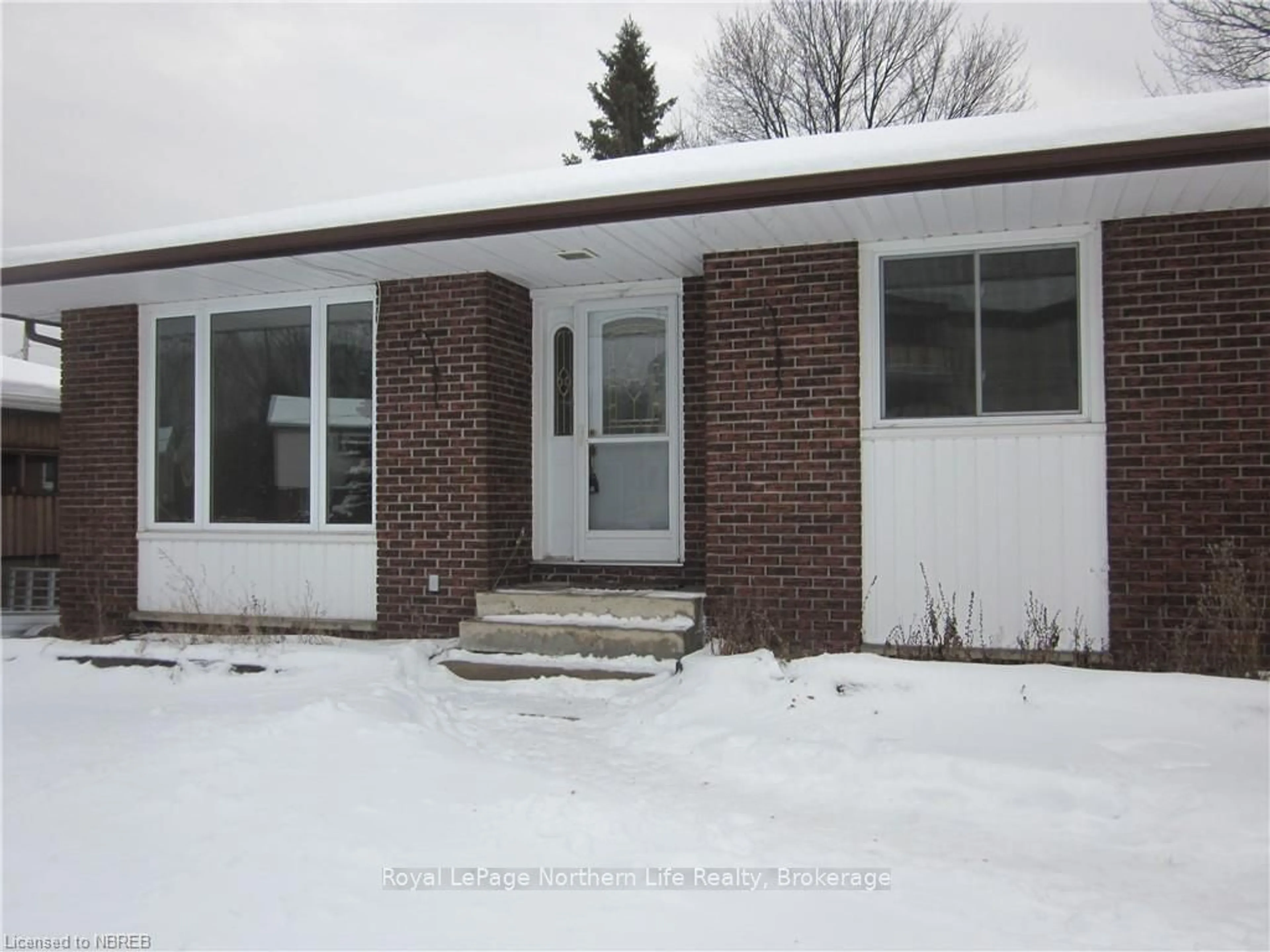 Home with brick exterior material, building for 253 BARBER Ave, North Bay Ontario P1A 3G3