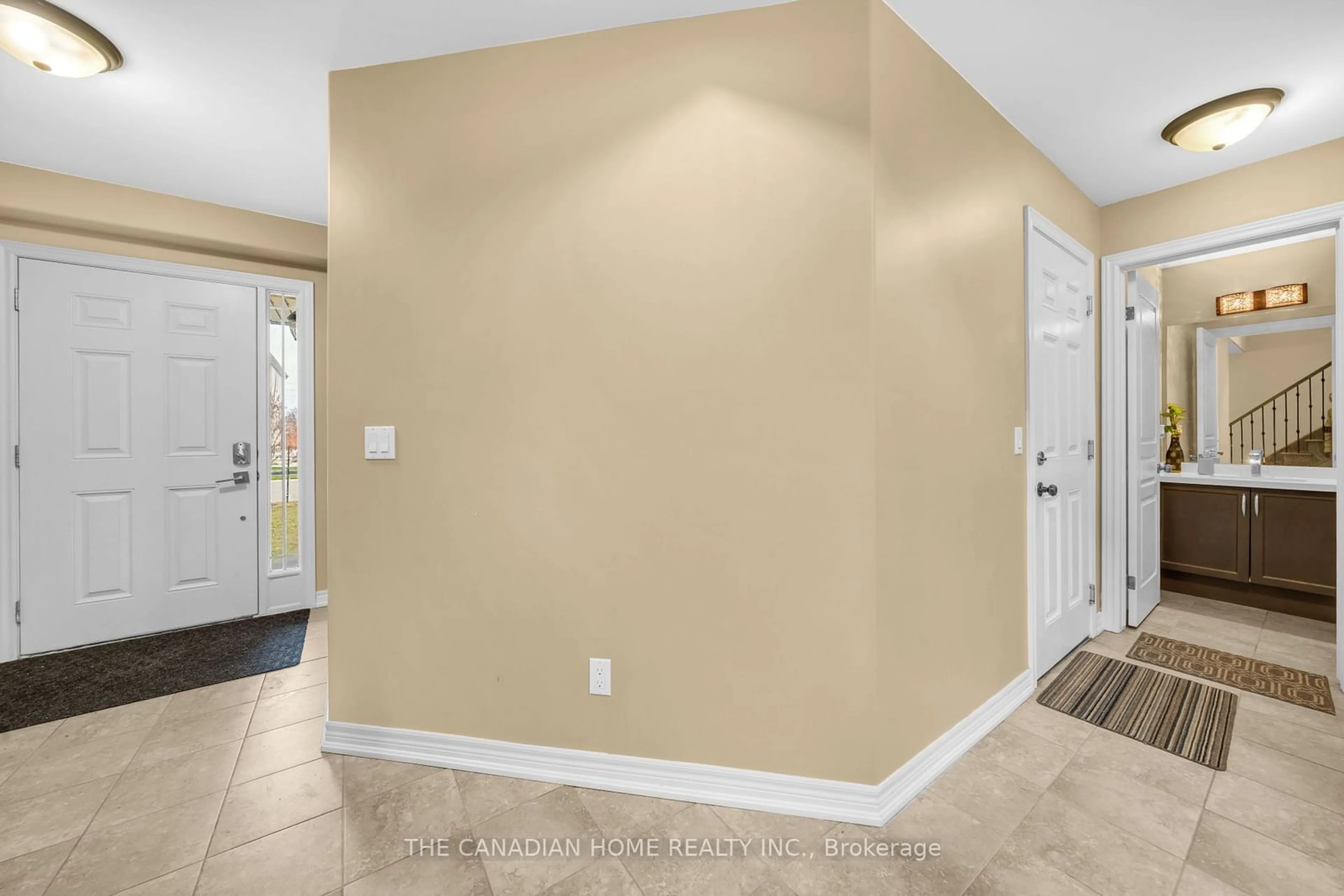 Indoor entryway for 6031 KATE Ave, Niagara Falls Ontario L2H 0M9