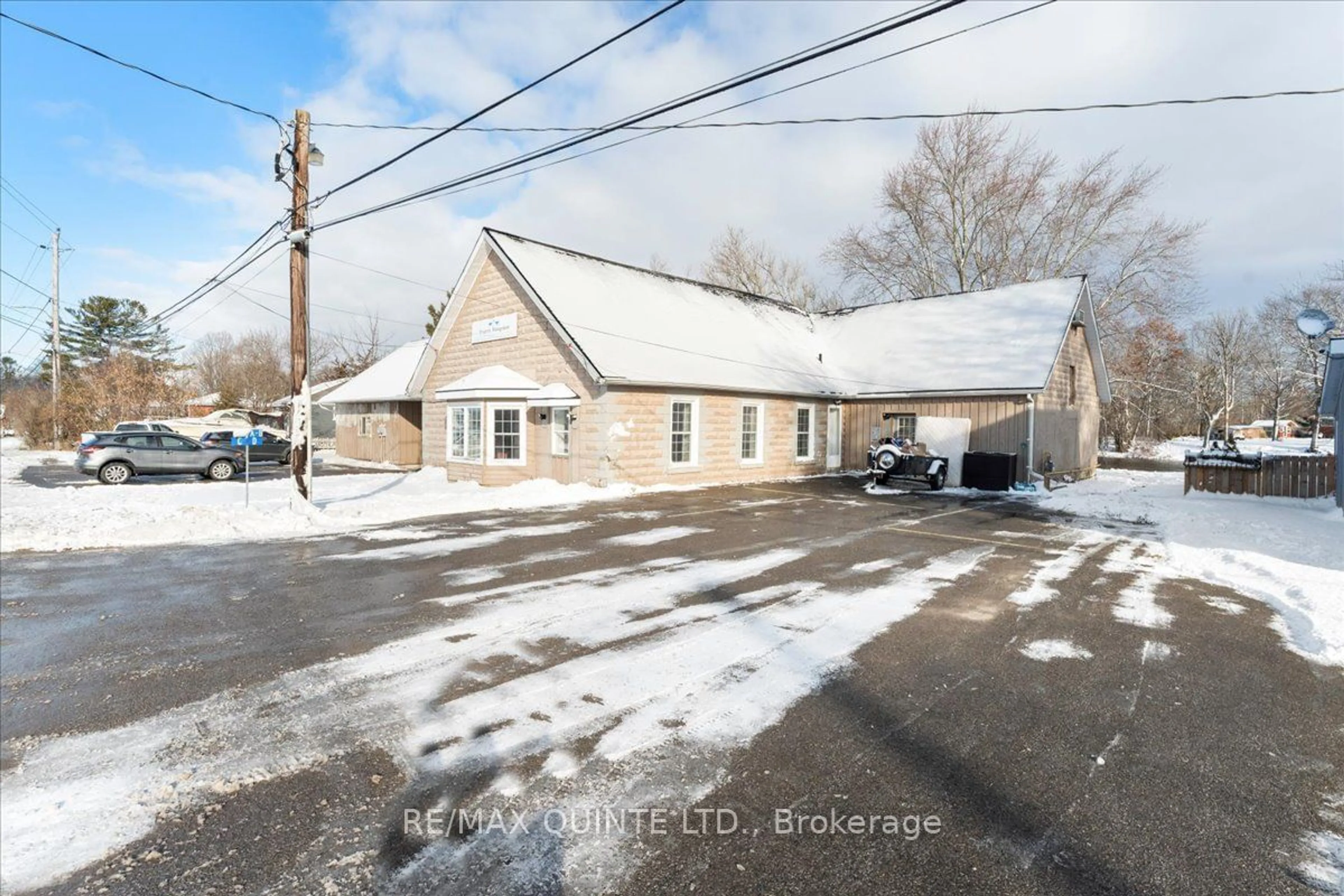 A pic from outside/outdoor area/front of a property/back of a property/a pic from drone, street for 244 Ashley St, Belleville Ontario K0K 2B0