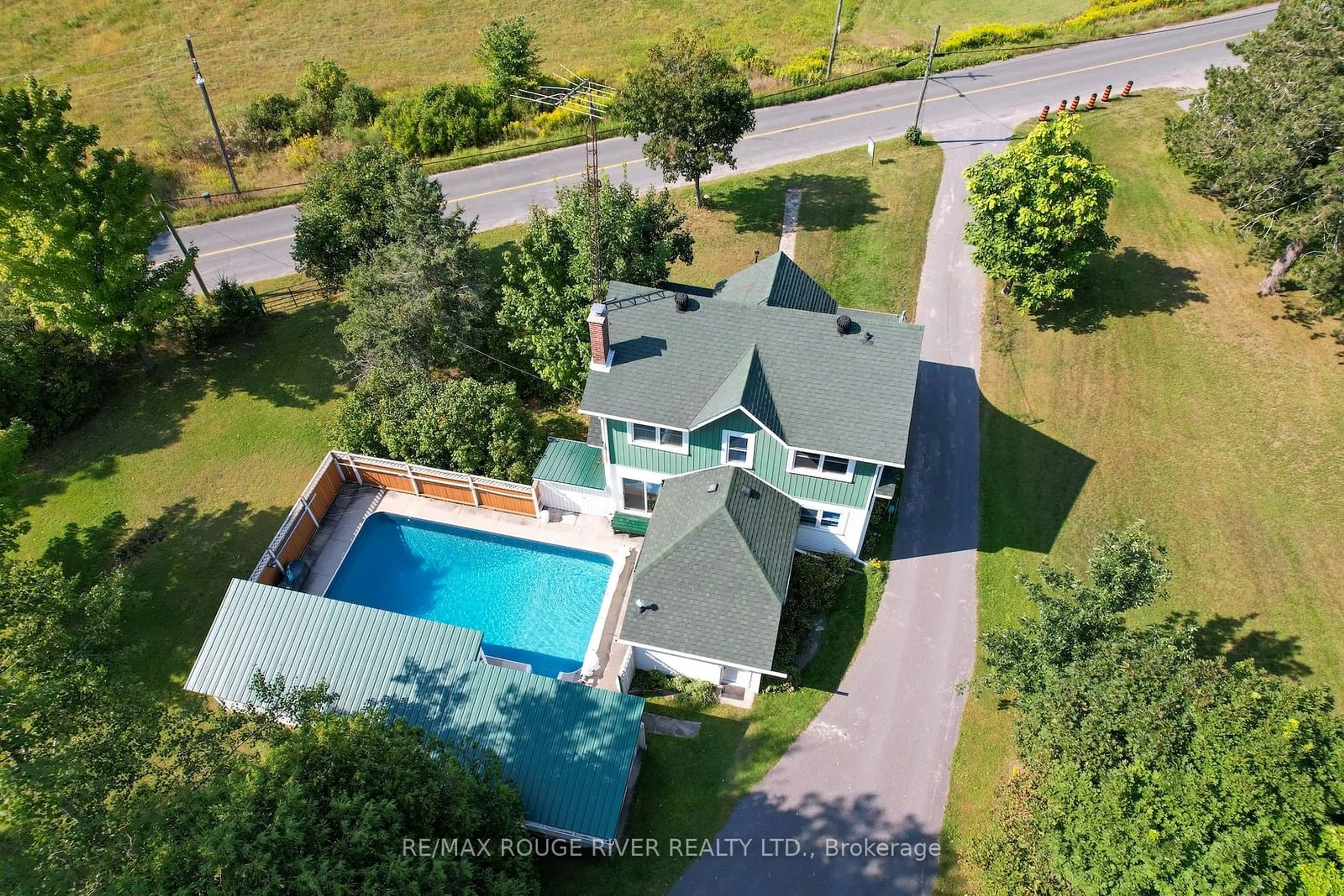 A pic from outside/outdoor area/front of a property/back of a property/a pic from drone, water/lake/river/ocean view for 164 Front St, Trent Hills Ontario K0L 1Y0