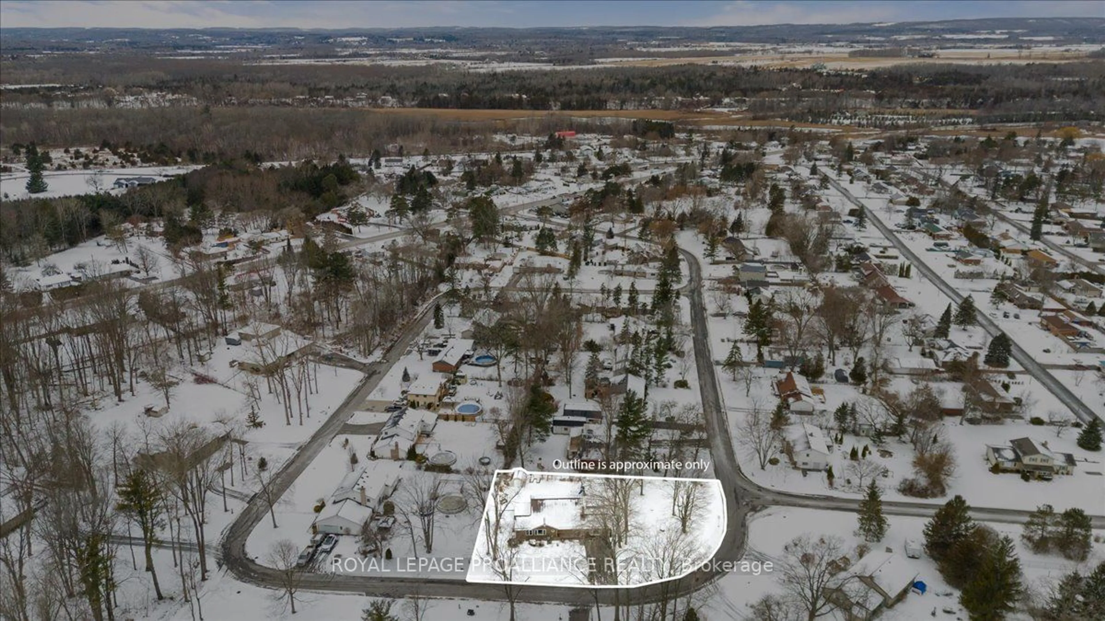 A pic from outside/outdoor area/front of a property/back of a property/a pic from drone, street for 28 Wayne Cres, Quinte West Ontario K0K 1L0