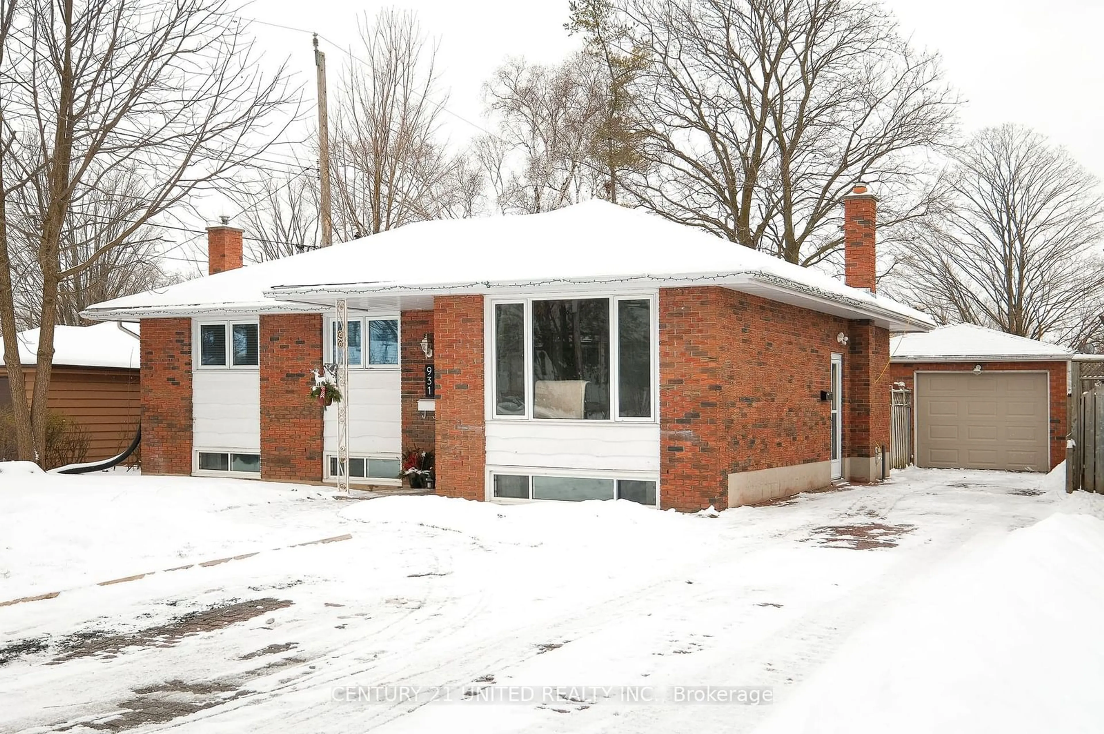 Home with brick exterior material, street for 931 Barnardo Ave, Peterborough Ontario K9H 5W8