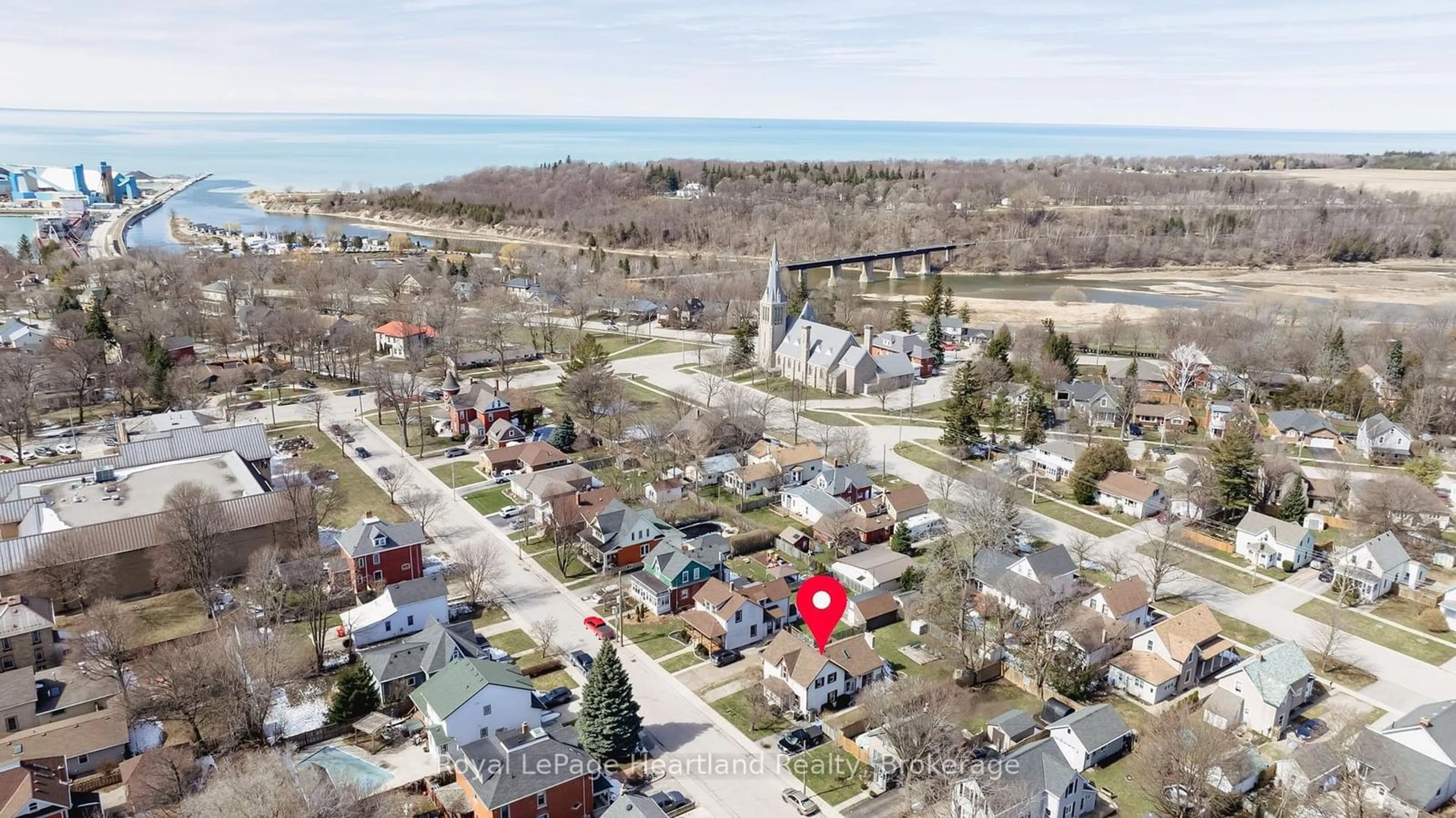 A pic from outside/outdoor area/front of a property/back of a property/a pic from drone, street for 43 Trafalgar St, Goderich Ontario N7A 1T3