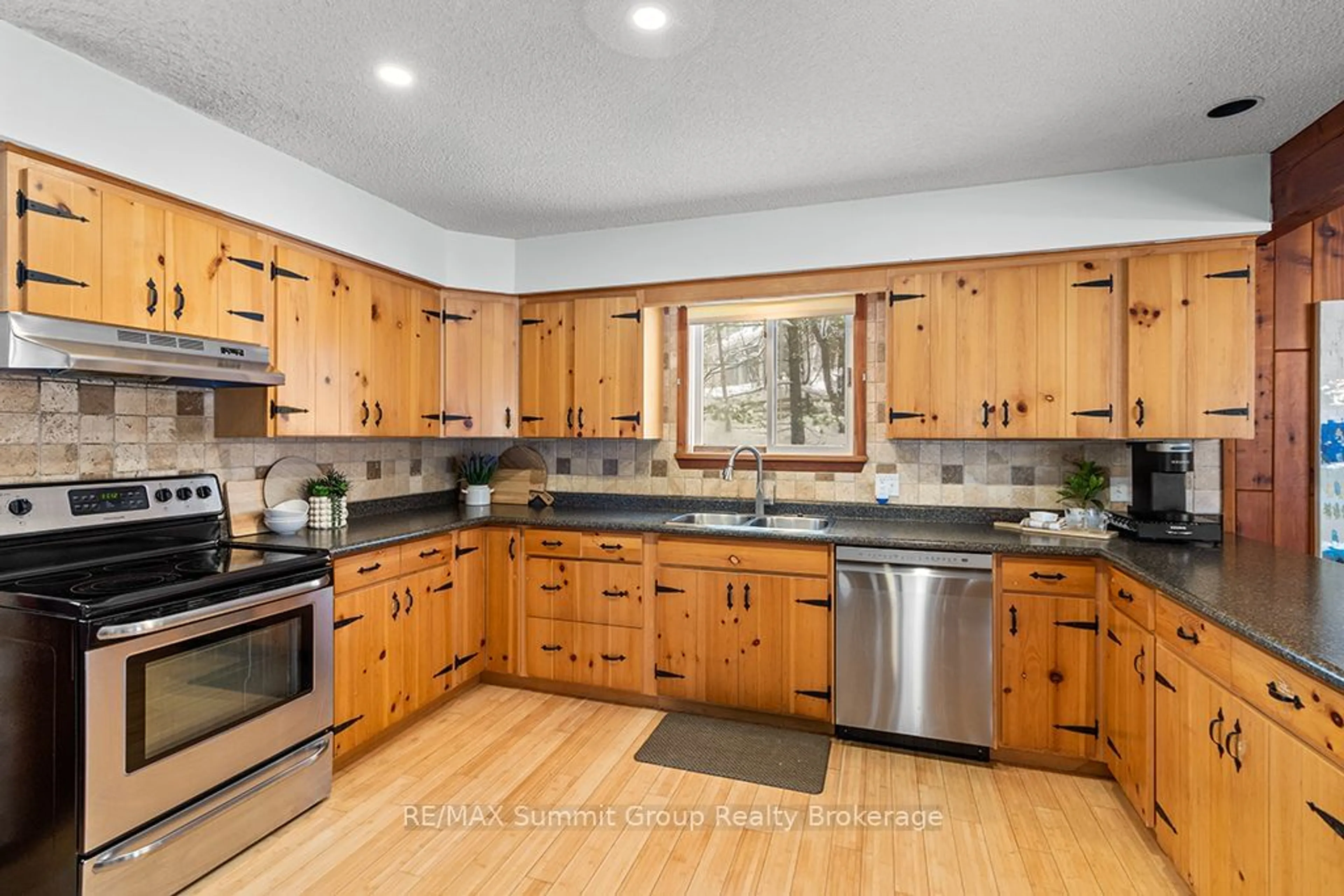 Open concept kitchen, unknown for 144 Talisman Blvd, Grey Highlands Ontario N0C 1G0