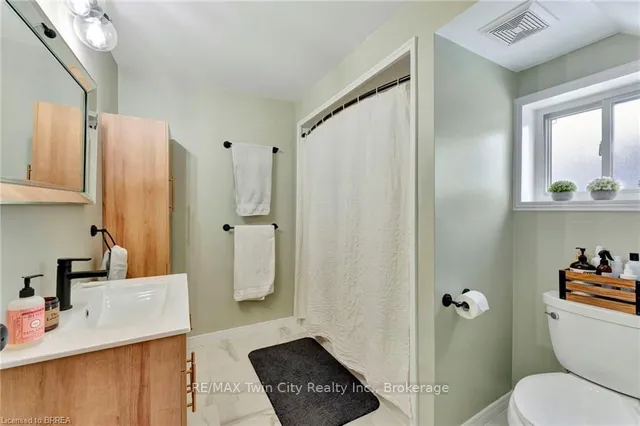 Additional property image - 25 Barnabus St